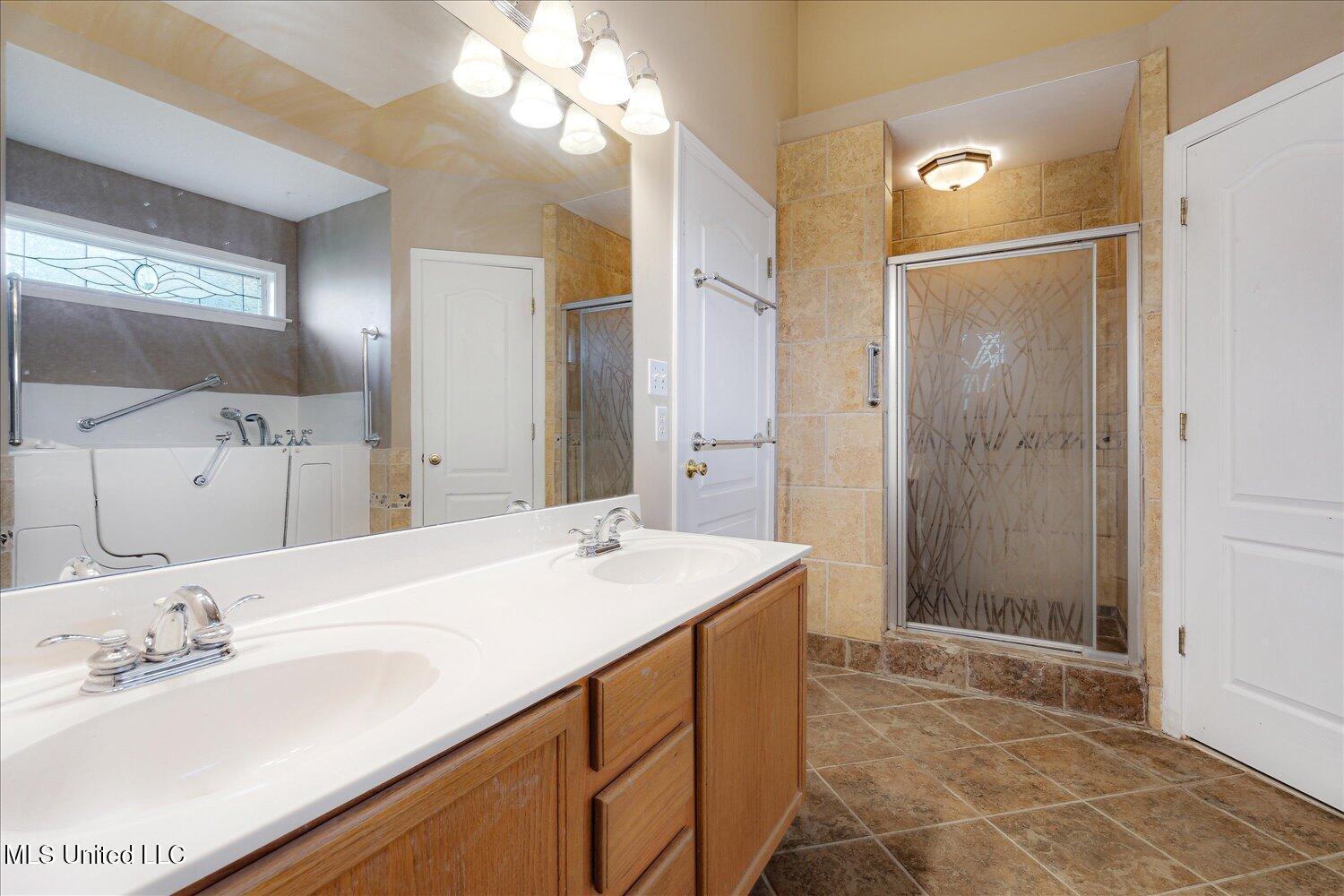 9015 Champlain Drive, Olive Branch, Mississippi image 25