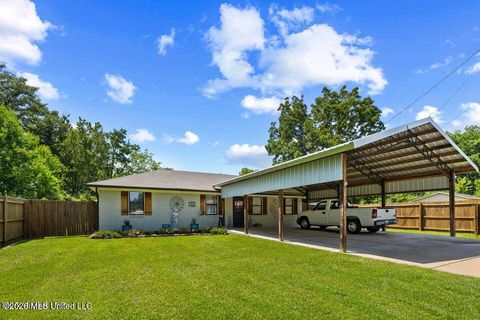 Homes For Sale - 1223 Saint Augustine Drive<br/> Rankin County, Pearl, MS 39208