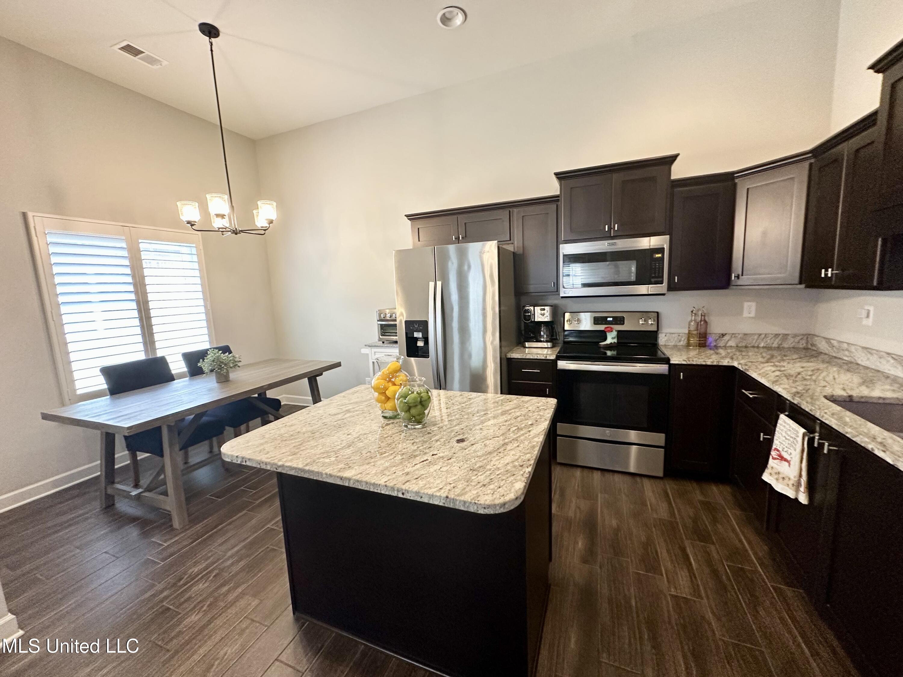 1215 Mcmillan Road, Southaven, Mississippi image 8