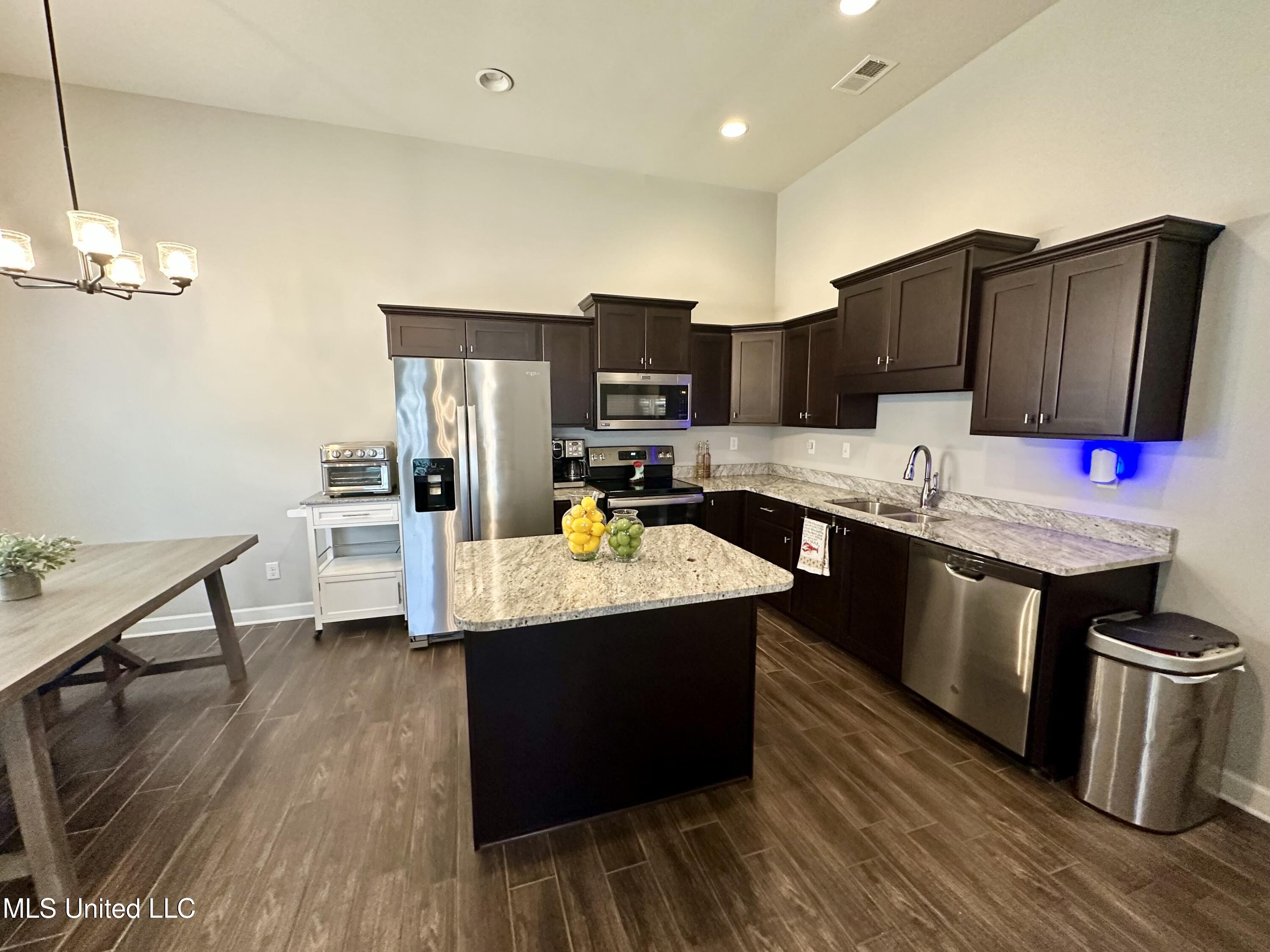 1215 Mcmillan Road, Southaven, Mississippi image 6