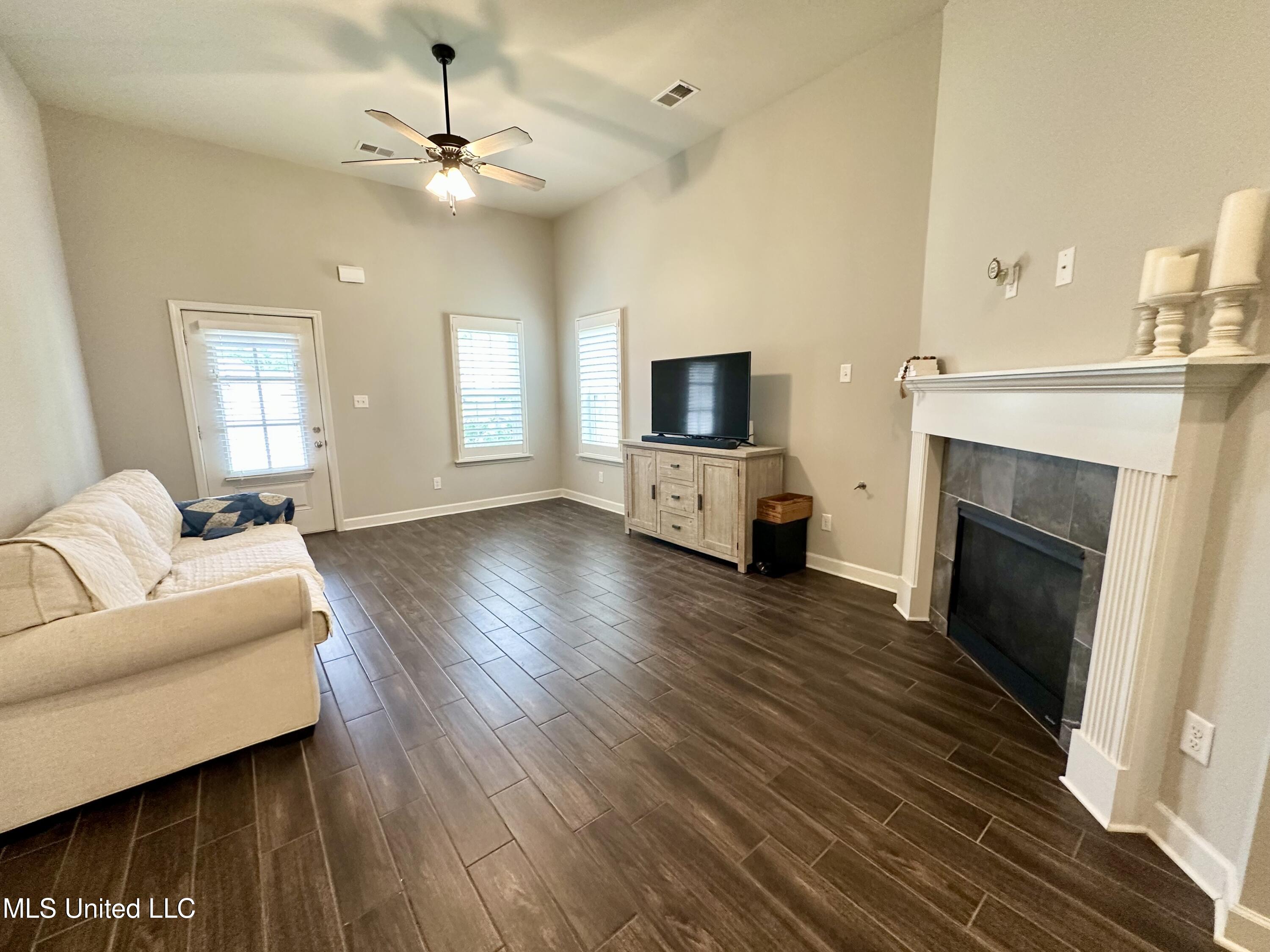 1215 Mcmillan Road, Southaven, Mississippi image 5