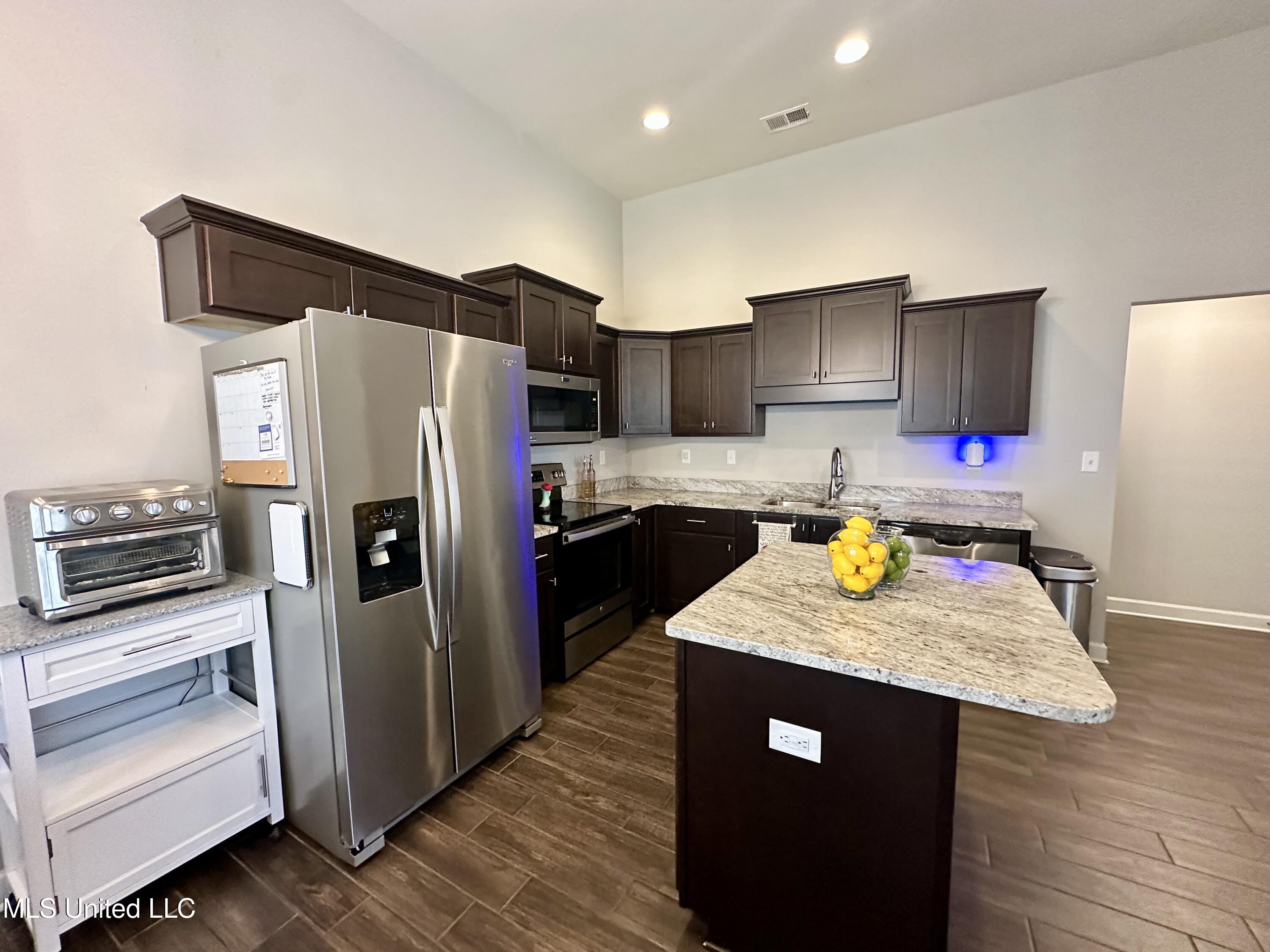 1215 Mcmillan Road, Southaven, Mississippi image 7
