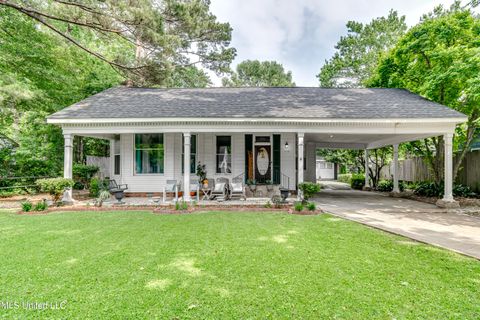 Homes For Sale - 1110 Jackson Avenue<br/> Yazoo County, Yazoo City, MS 39194