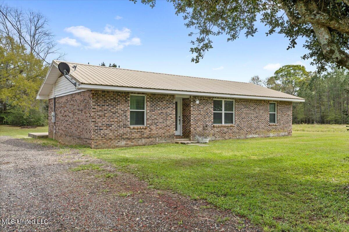 287 Country Oak Circle, Lucedale, Mississippi image 2