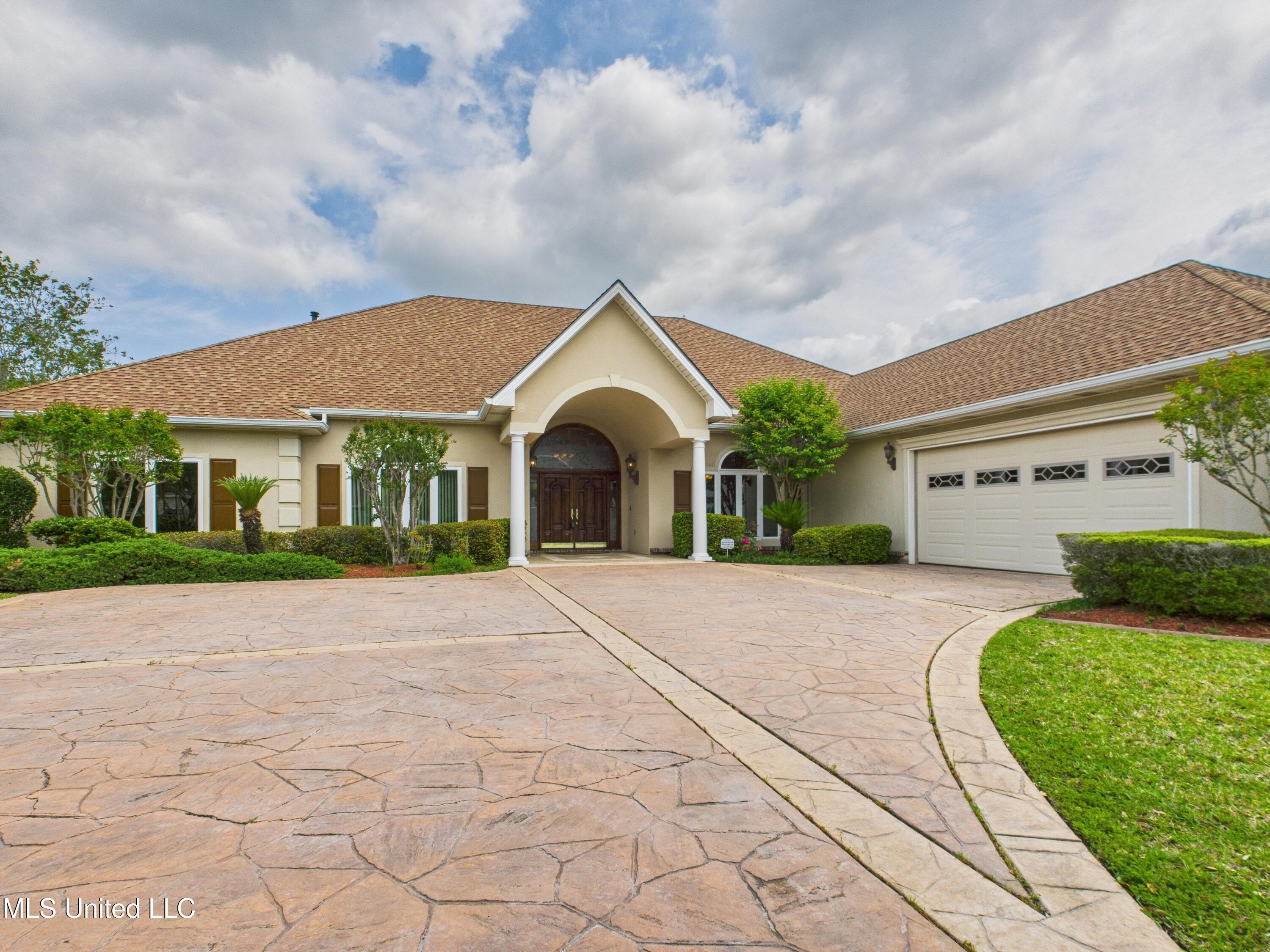4105 Players Cove, Gautier, Mississippi image 2