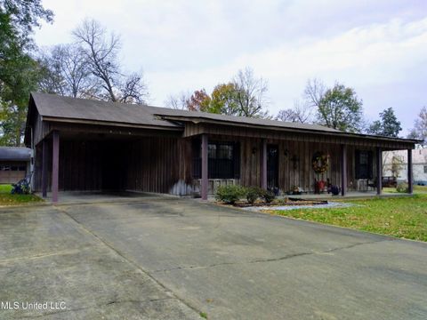 Homes For Sale - 207 N Fulton Avenue<br/> Humphreys County, Isola, MS 38754