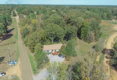 Homes For Sale - 2650 County Road 170<br/> Oakland, MS 38948