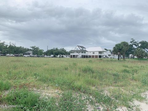 Unimproved Land in Gulfport MS 960 Beach Drive.jpg