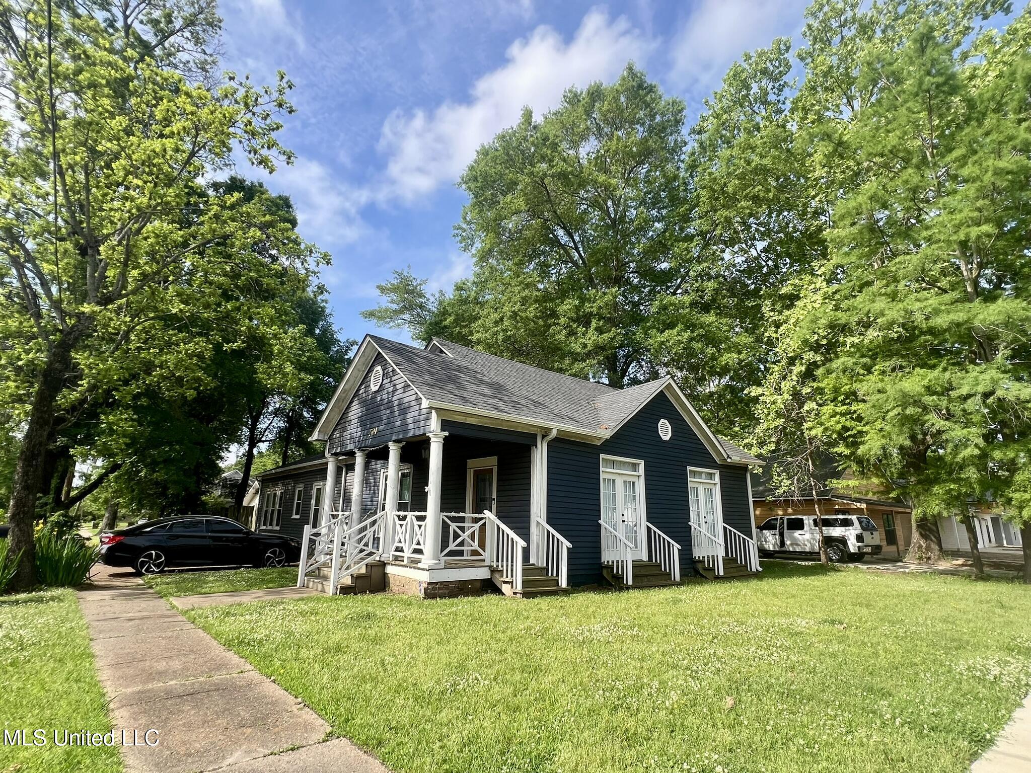 701 Court Street, Cleveland, Mississippi image 1