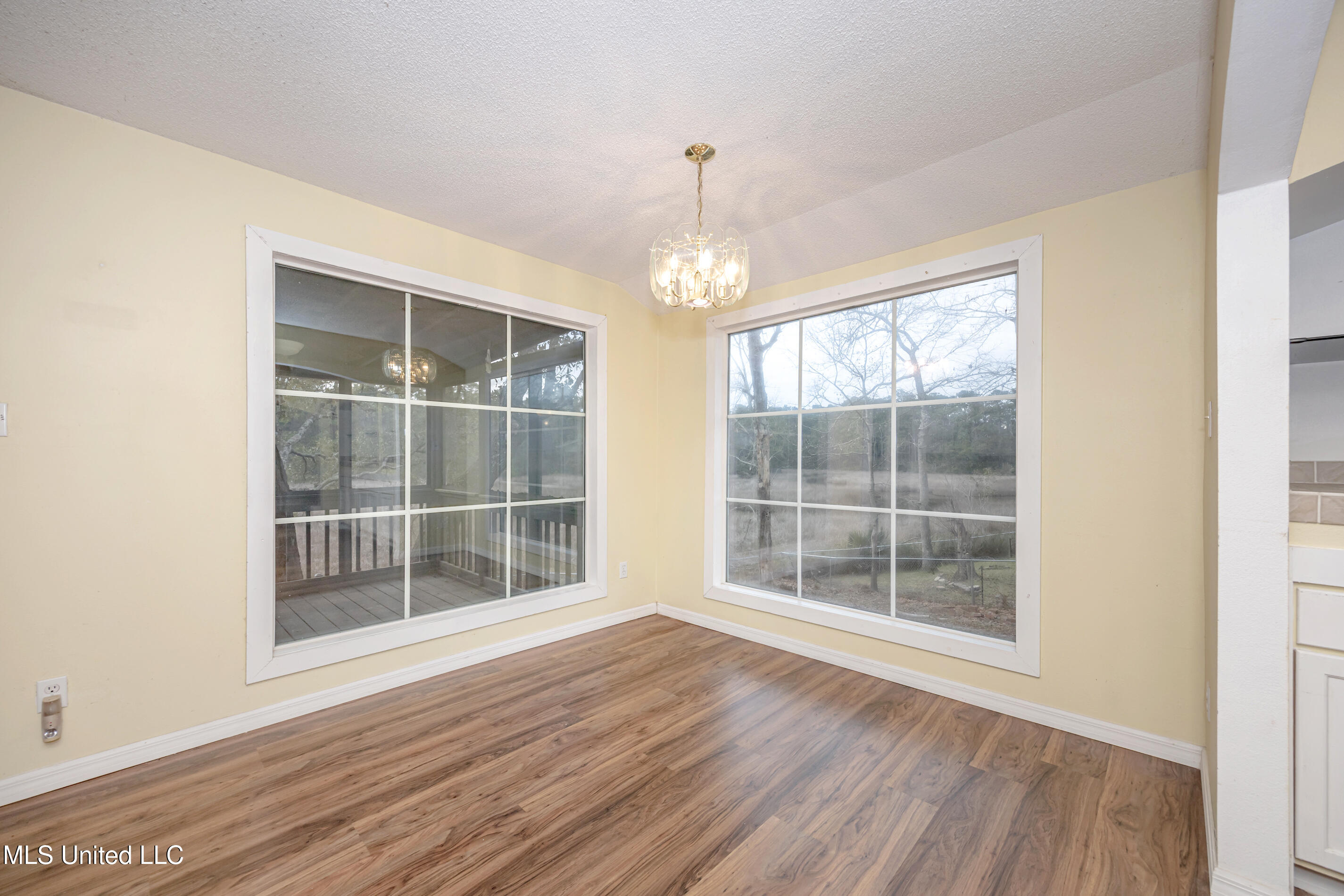 2037 Old Oaks Drive, Gautier, Mississippi image 19