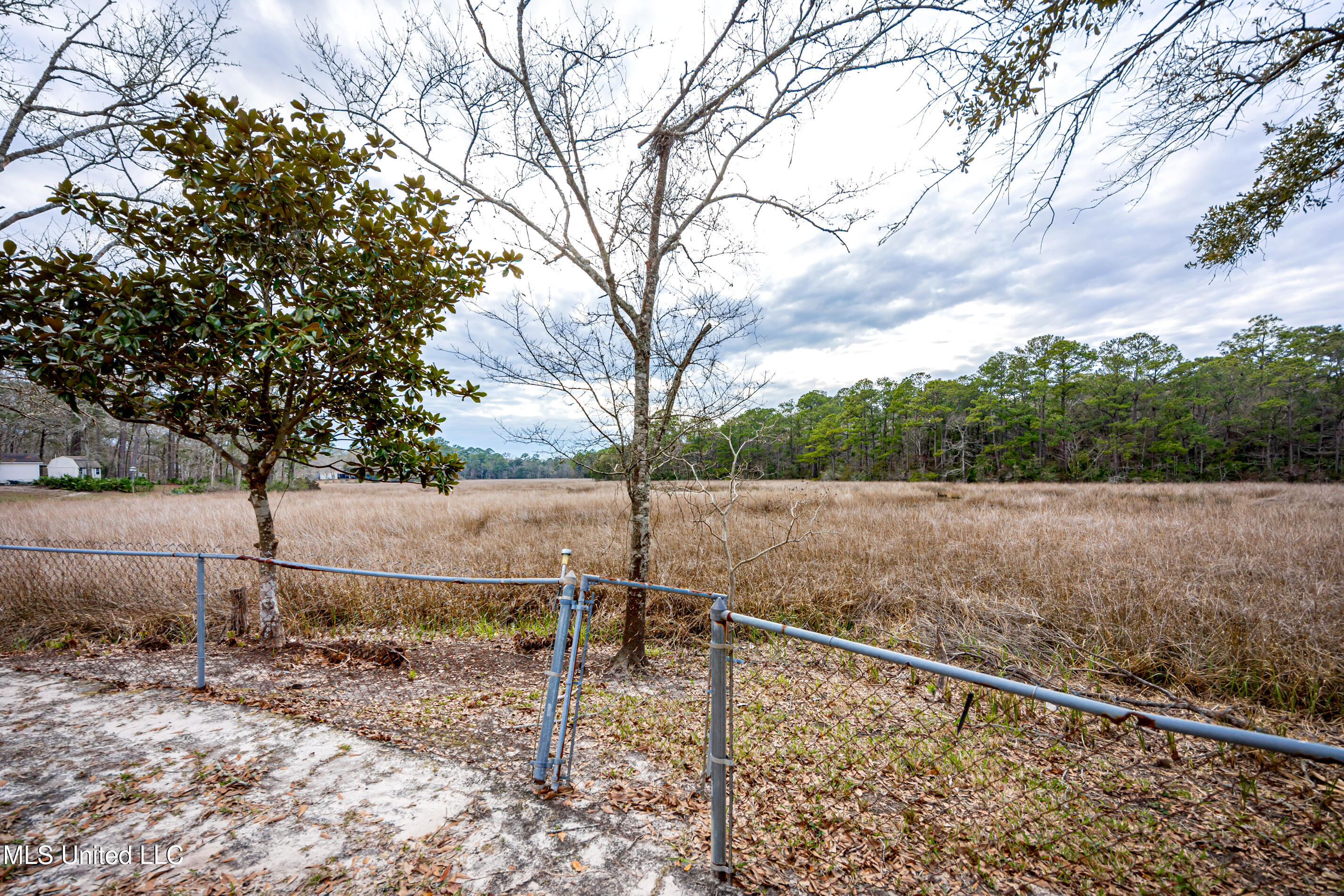 2037 Old Oaks Drive, Gautier, Mississippi image 8