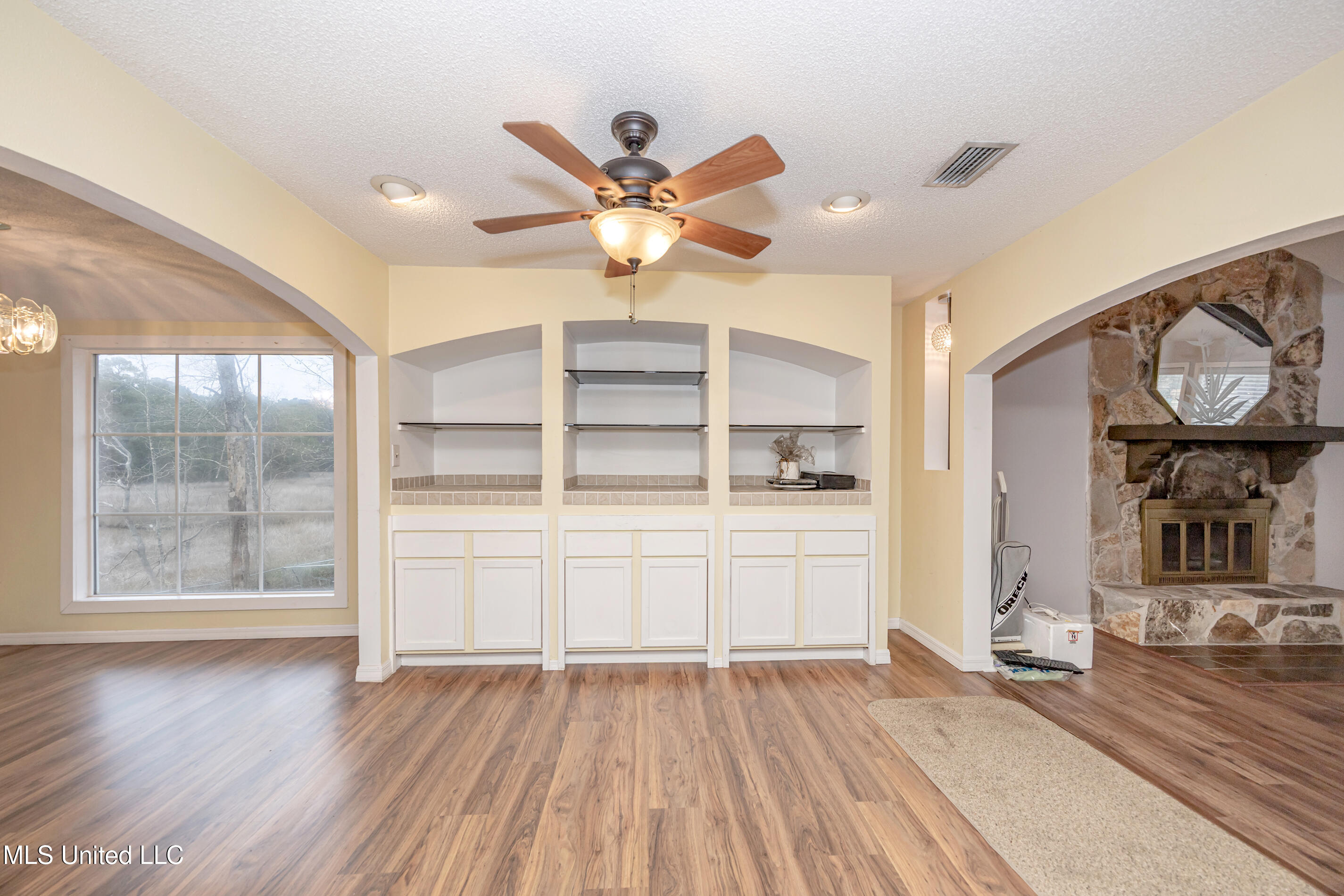 2037 Old Oaks Drive, Gautier, Mississippi image 18