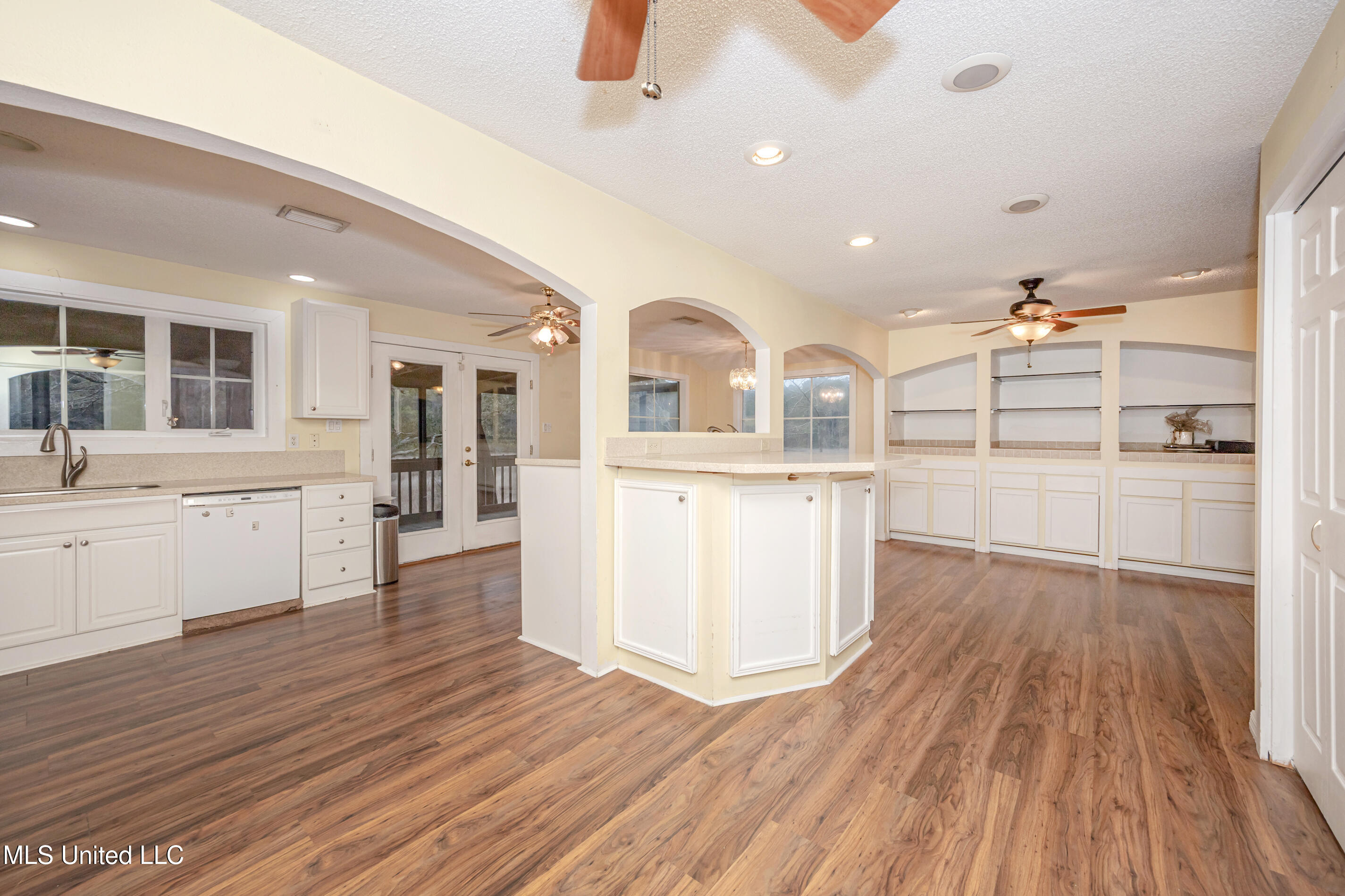 2037 Old Oaks Drive, Gautier, Mississippi image 26