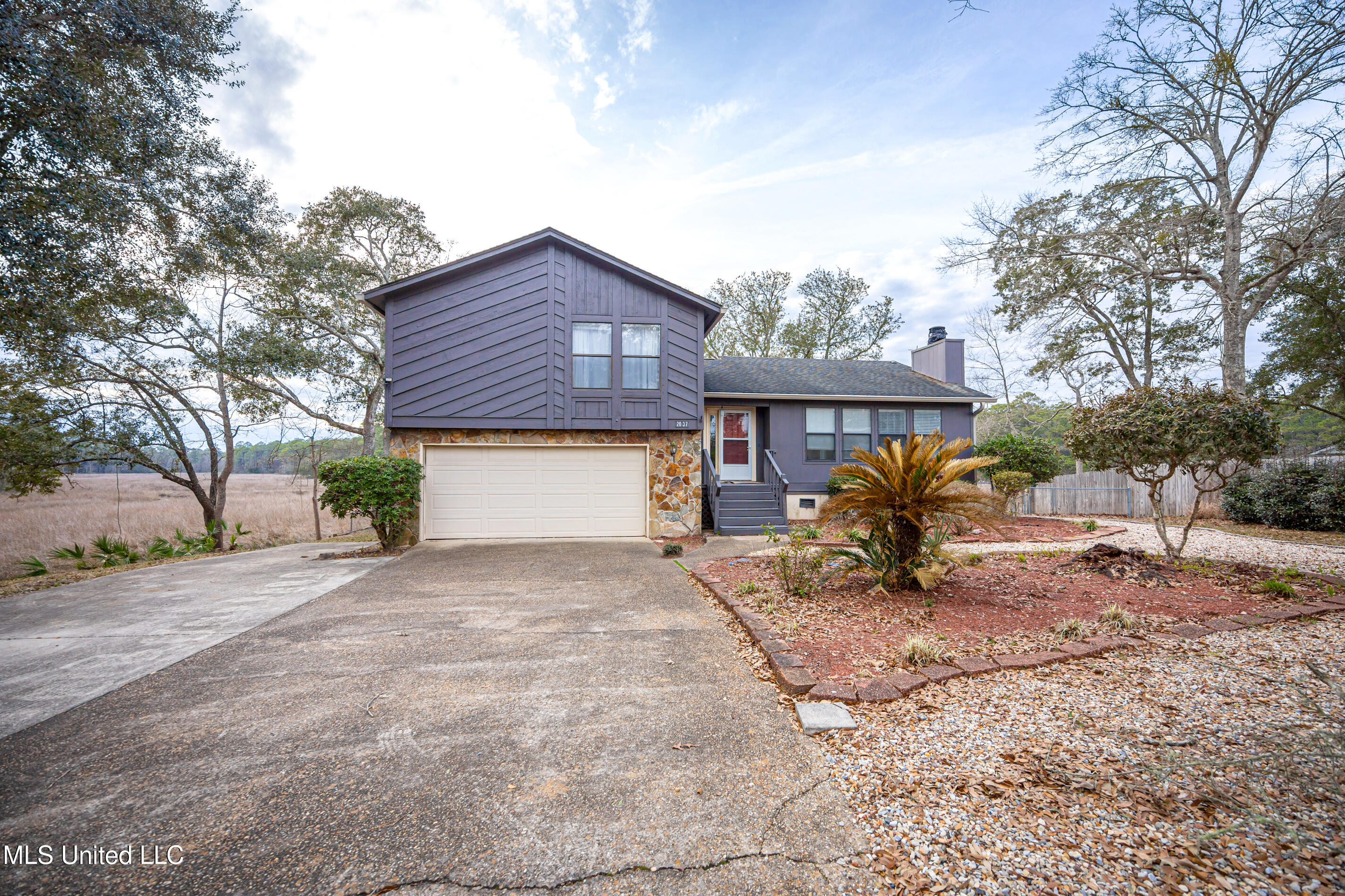 2037 Old Oaks Drive, Gautier, Mississippi image 6