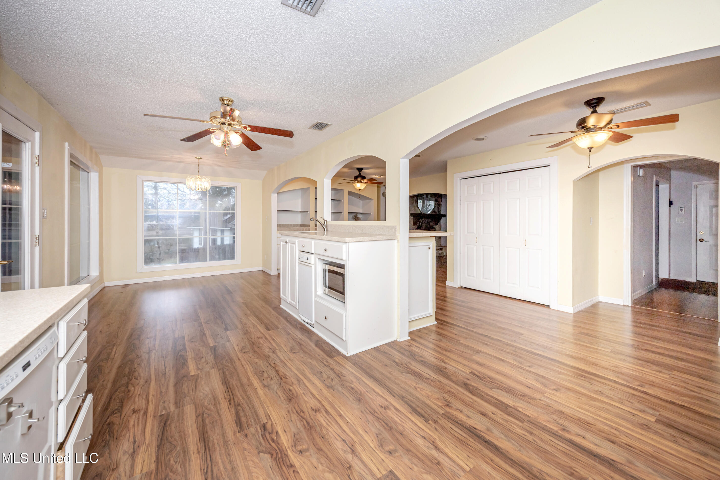 2037 Old Oaks Drive, Gautier, Mississippi image 29