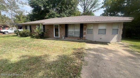 Homes For Sale - 231 James Garfield Circle<br/> Jackson, MS 39213