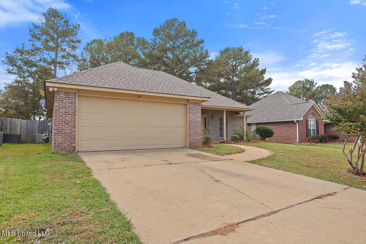 208 Bedford Drive, Brandon, Mississippi image 2