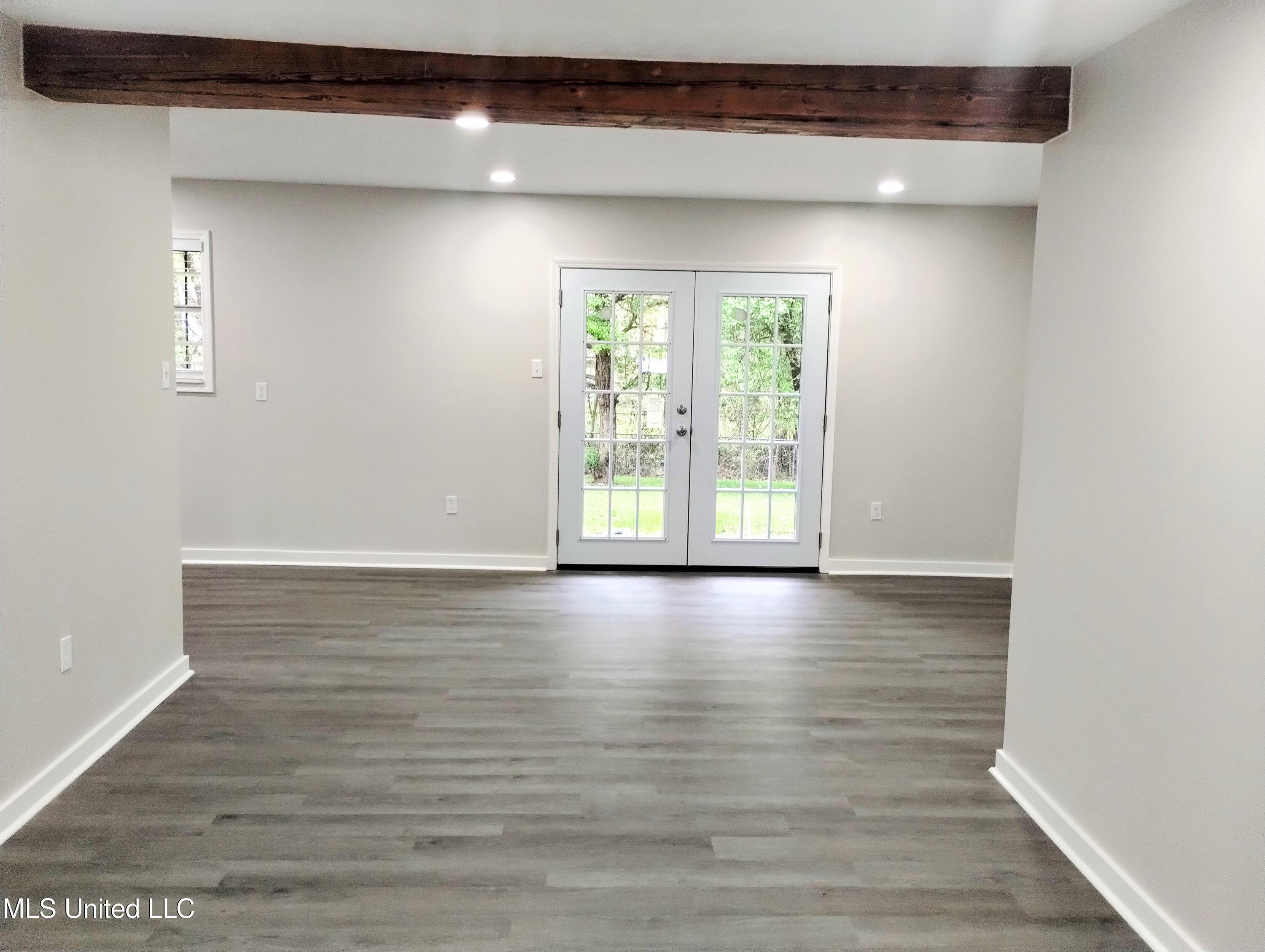 5746 Magnolia Drive, Jackson, Mississippi image 3
