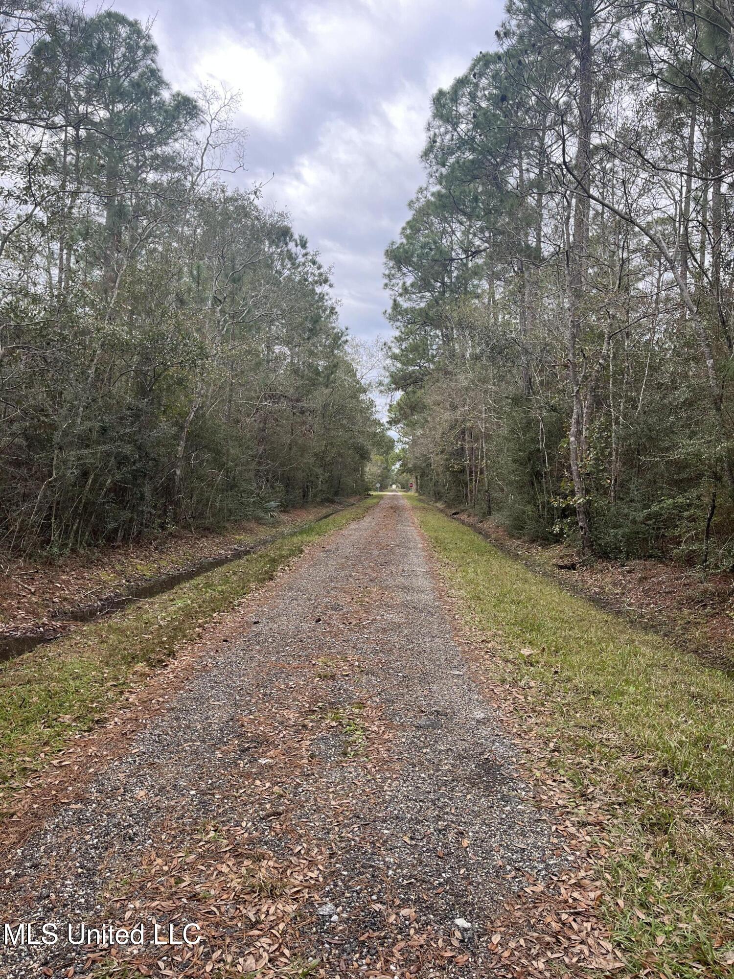 4010 10th Street, Bay Saint Louis, Mississippi image 5