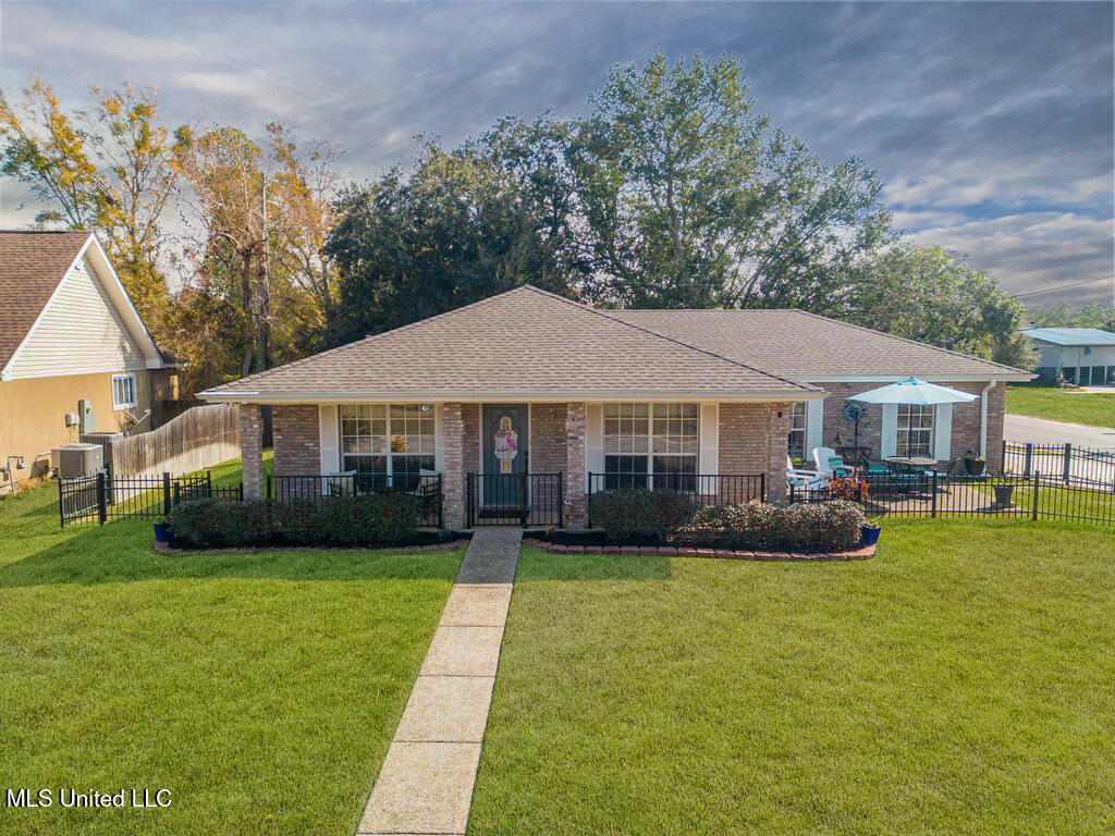 91 Fairway Drive, Pass Christian, Mississippi image 1