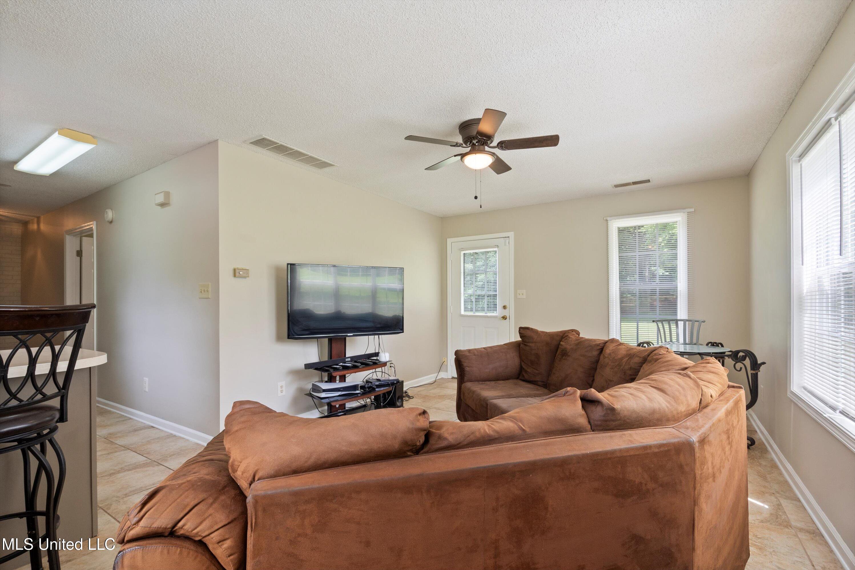 3590 Shady Oaks Drive, Olive Branch, Mississippi image 34