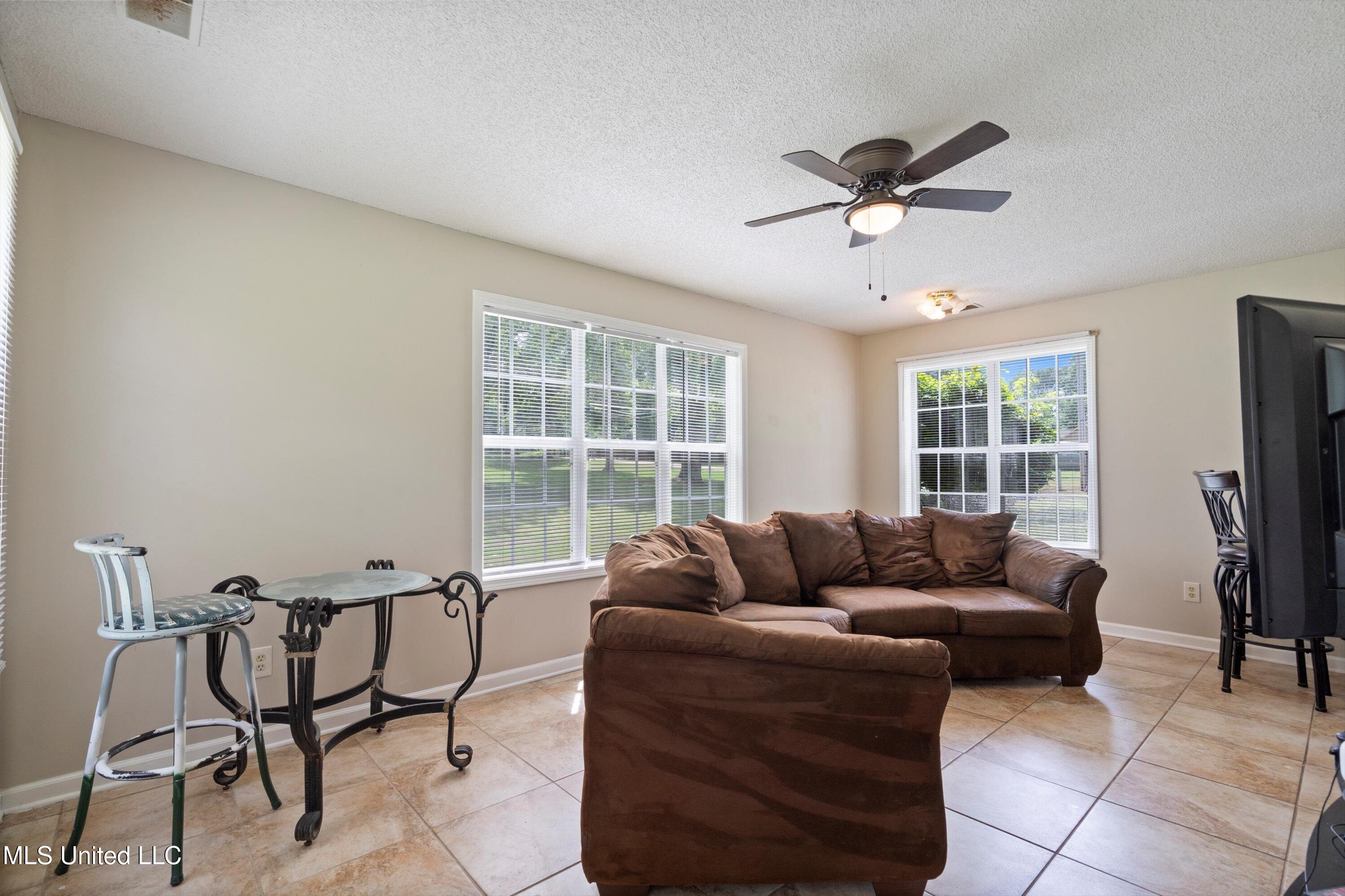 3590 Shady Oaks Drive, Olive Branch, Mississippi image 35