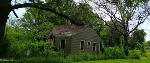 Homes For Sale - 162 Ford Avenue<br/> Hinds County, Jackson, MS 39209