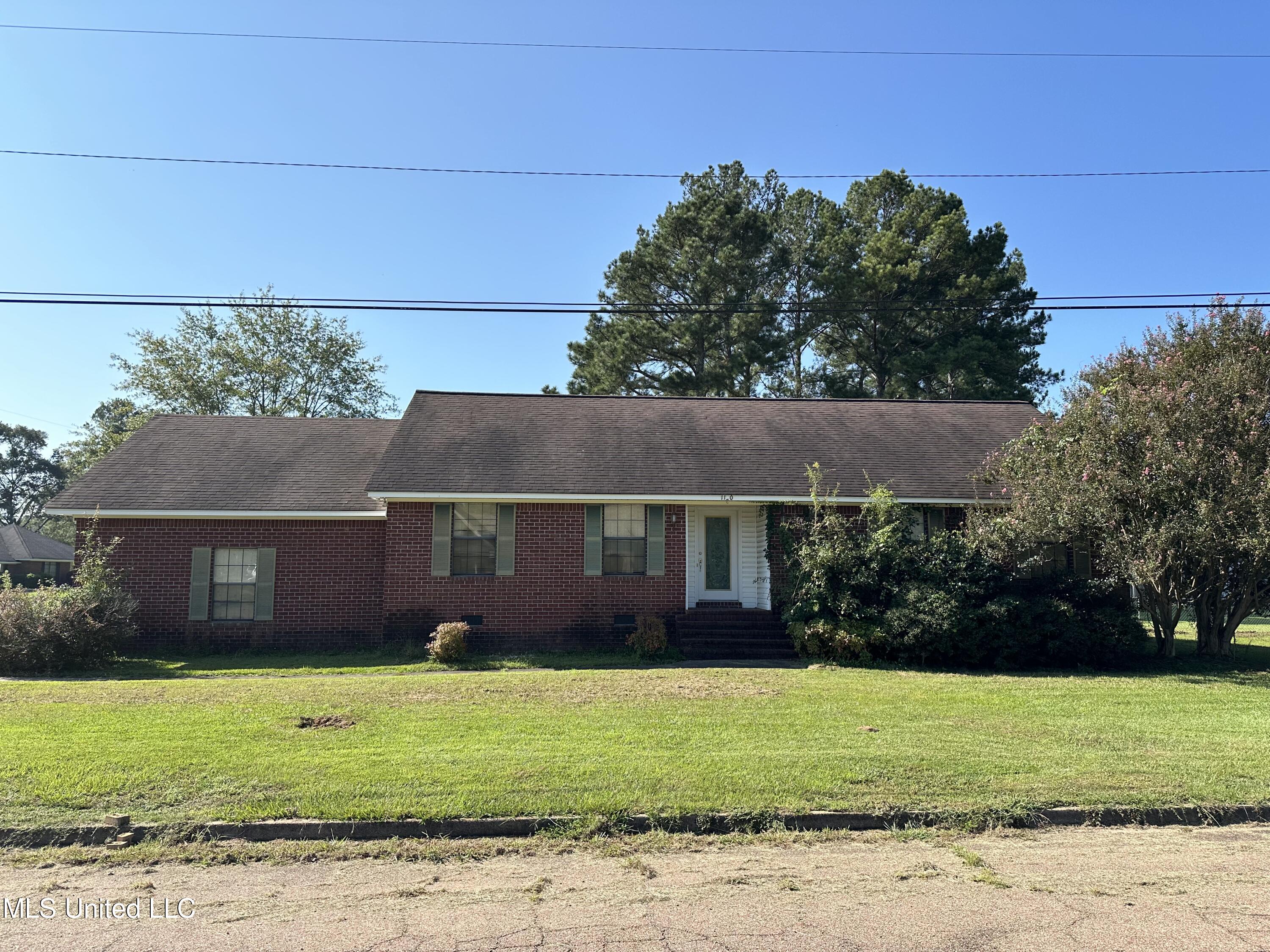 1120 SE 3rd Street, Magee, Mississippi image 1