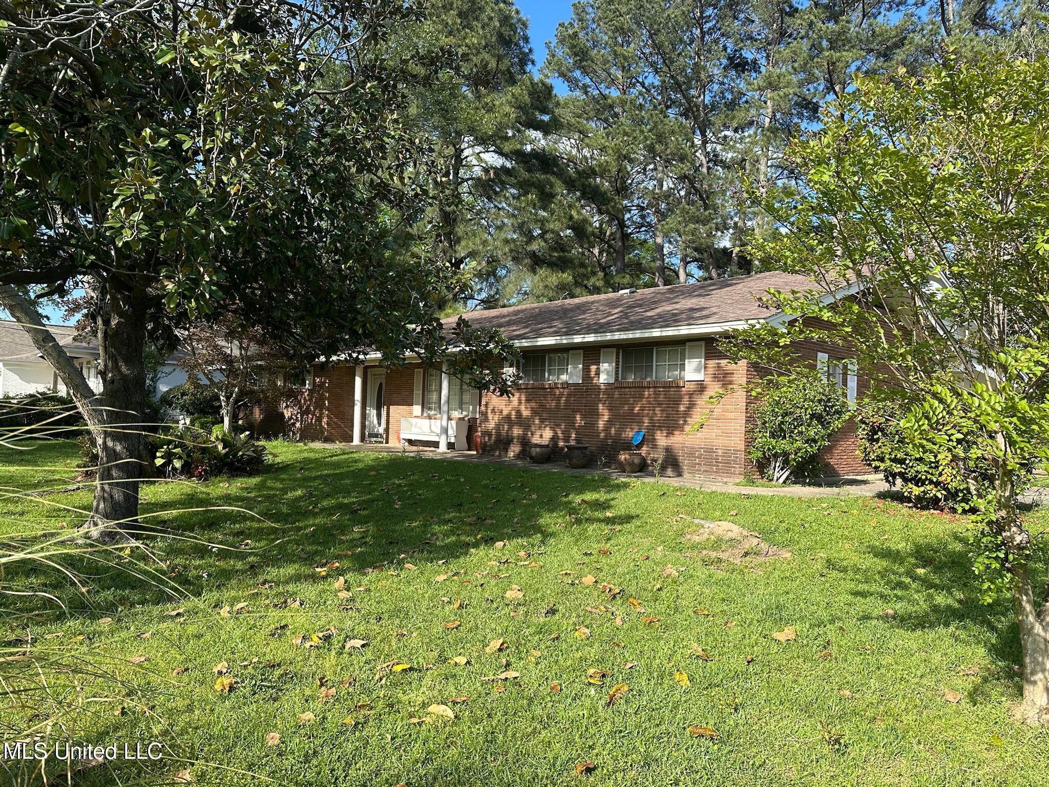 625 SW 4th Avenue, Magee, Mississippi image 2