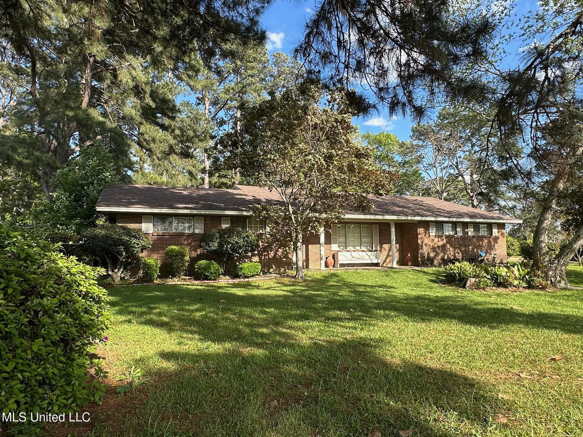 625 SW 4th Avenue, Magee, Mississippi image 6
