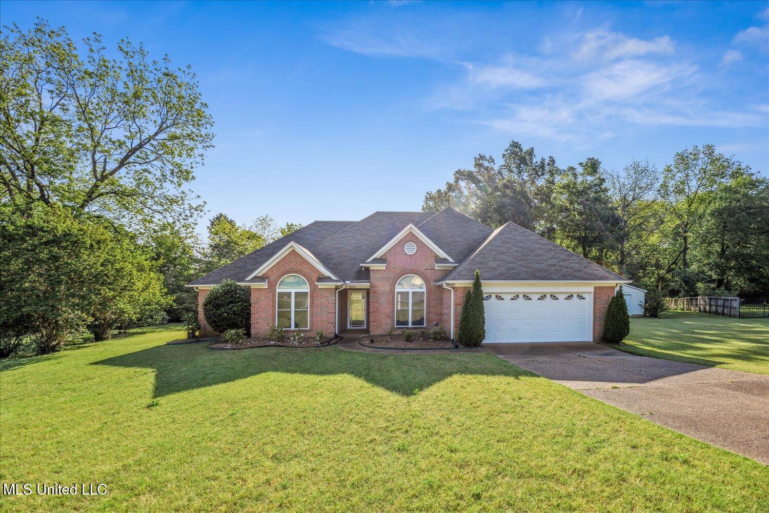 8018 S Horn Cove, Olive Branch, Mississippi image 2