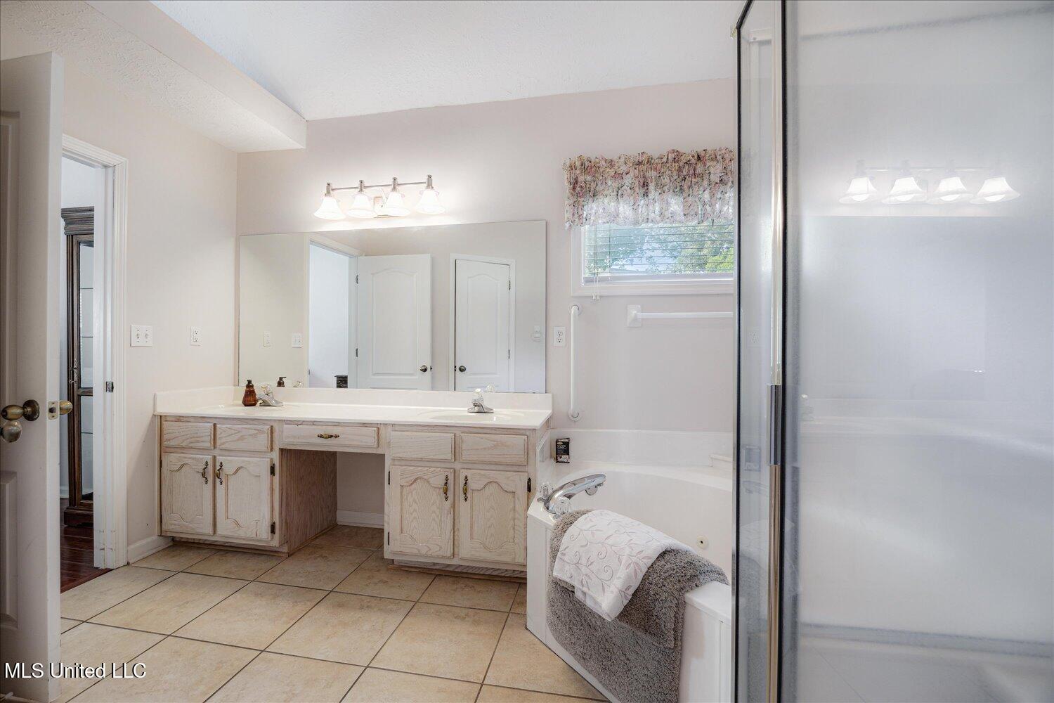 8018 S Horn Cove, Olive Branch, Mississippi image 15