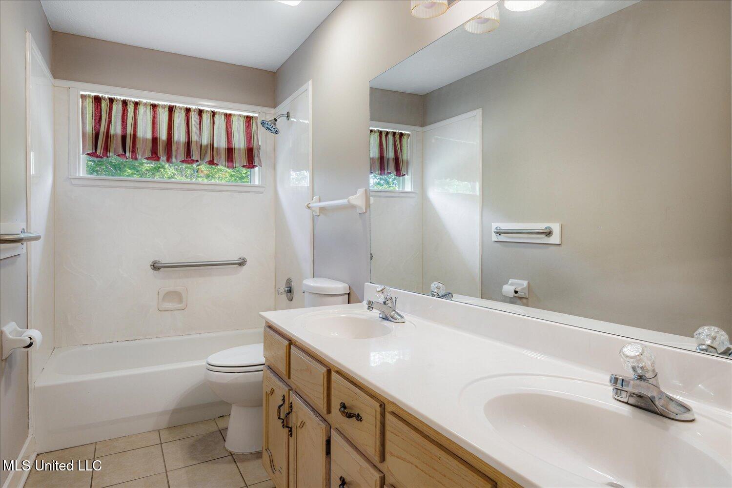 8018 S Horn Cove, Olive Branch, Mississippi image 18
