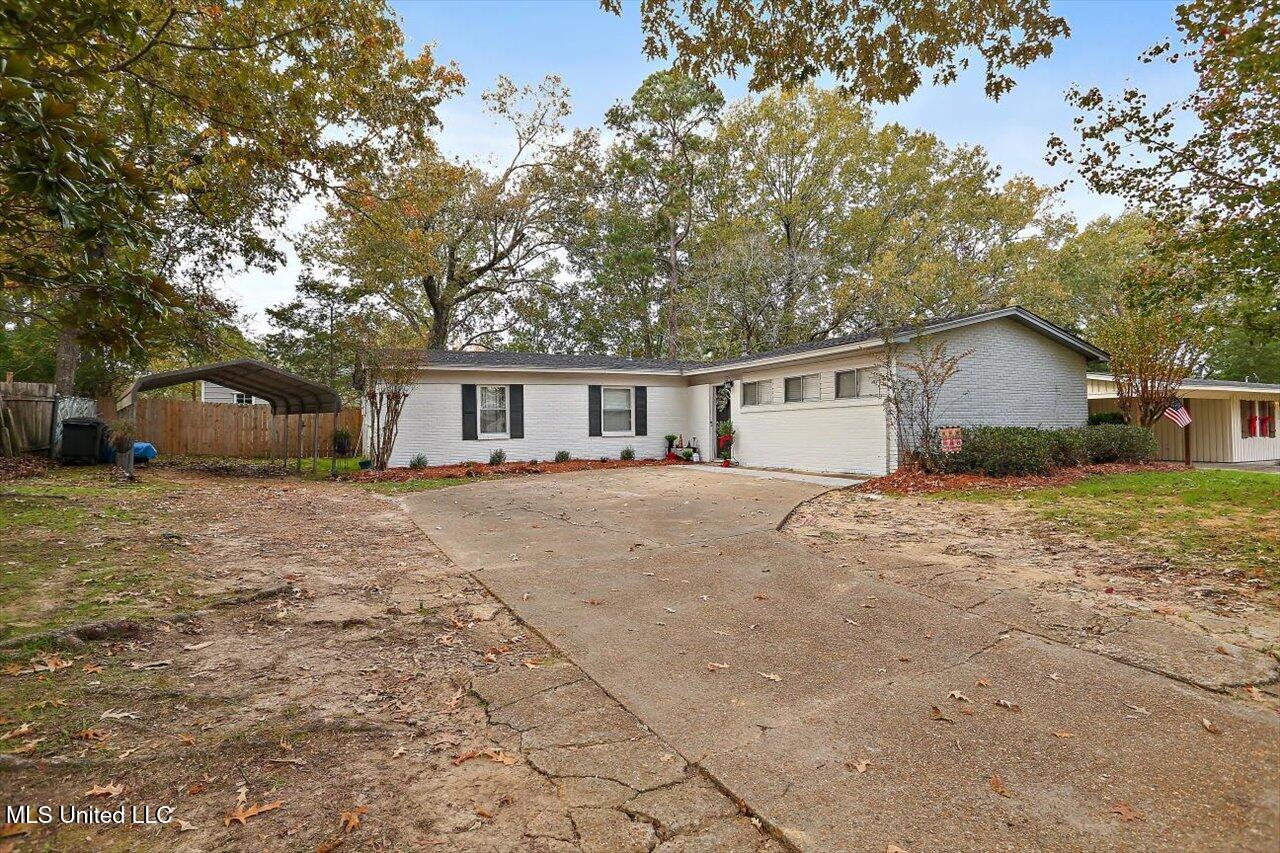 532 Bellevue Street, Clinton, Mississippi image 1