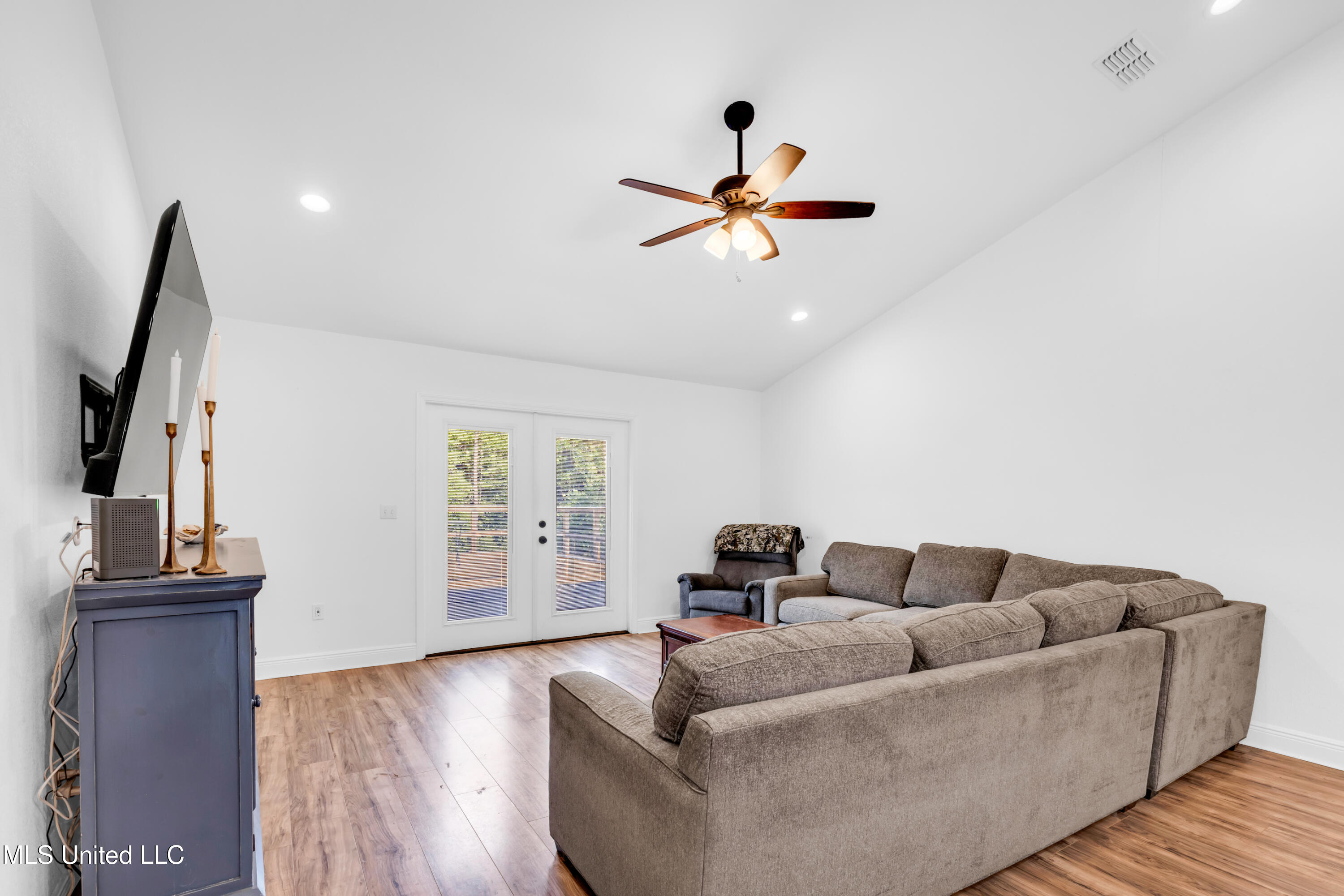 14911 Camp Lane, Gulfport, Mississippi image 9