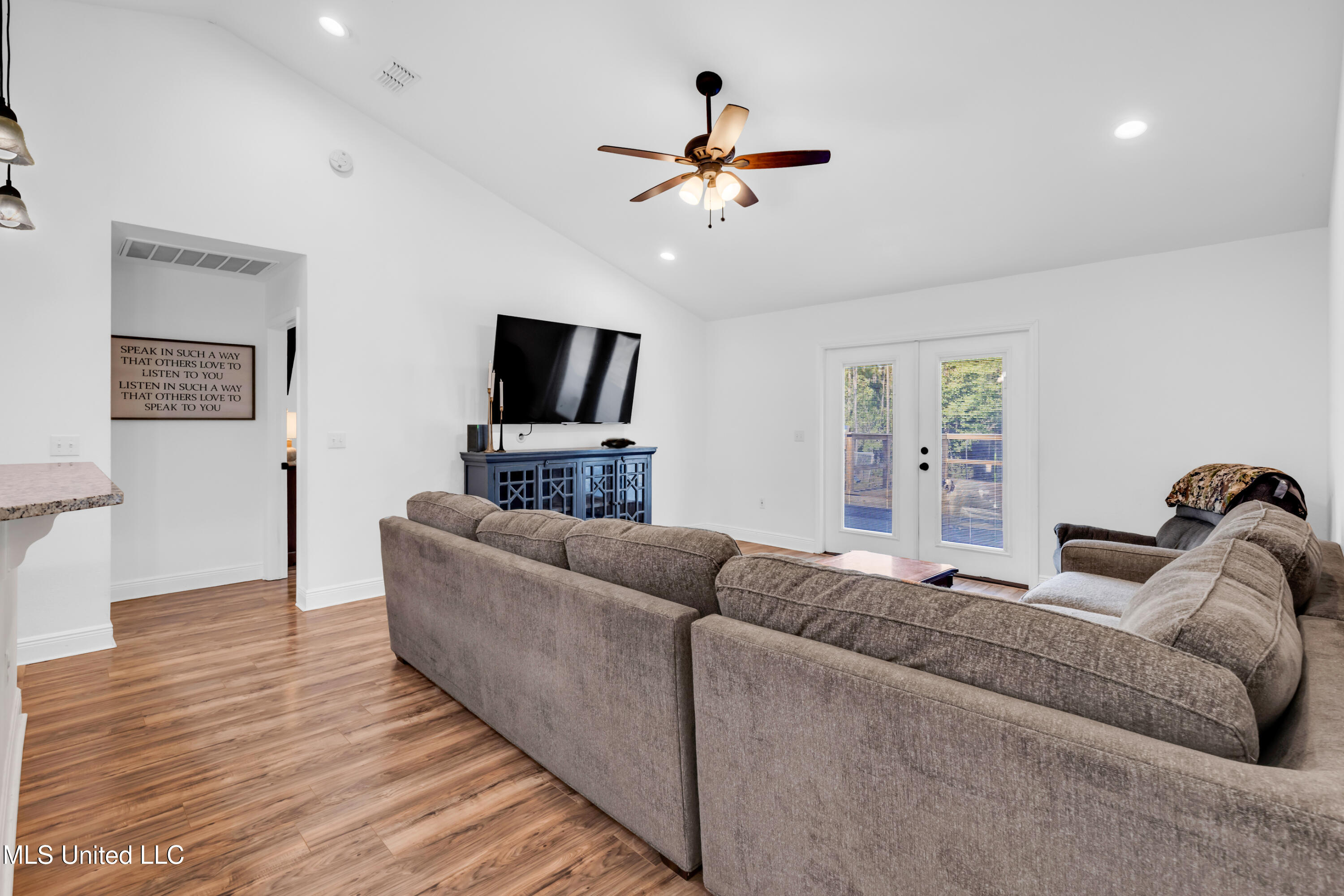 14911 Camp Lane, Gulfport, Mississippi image 8