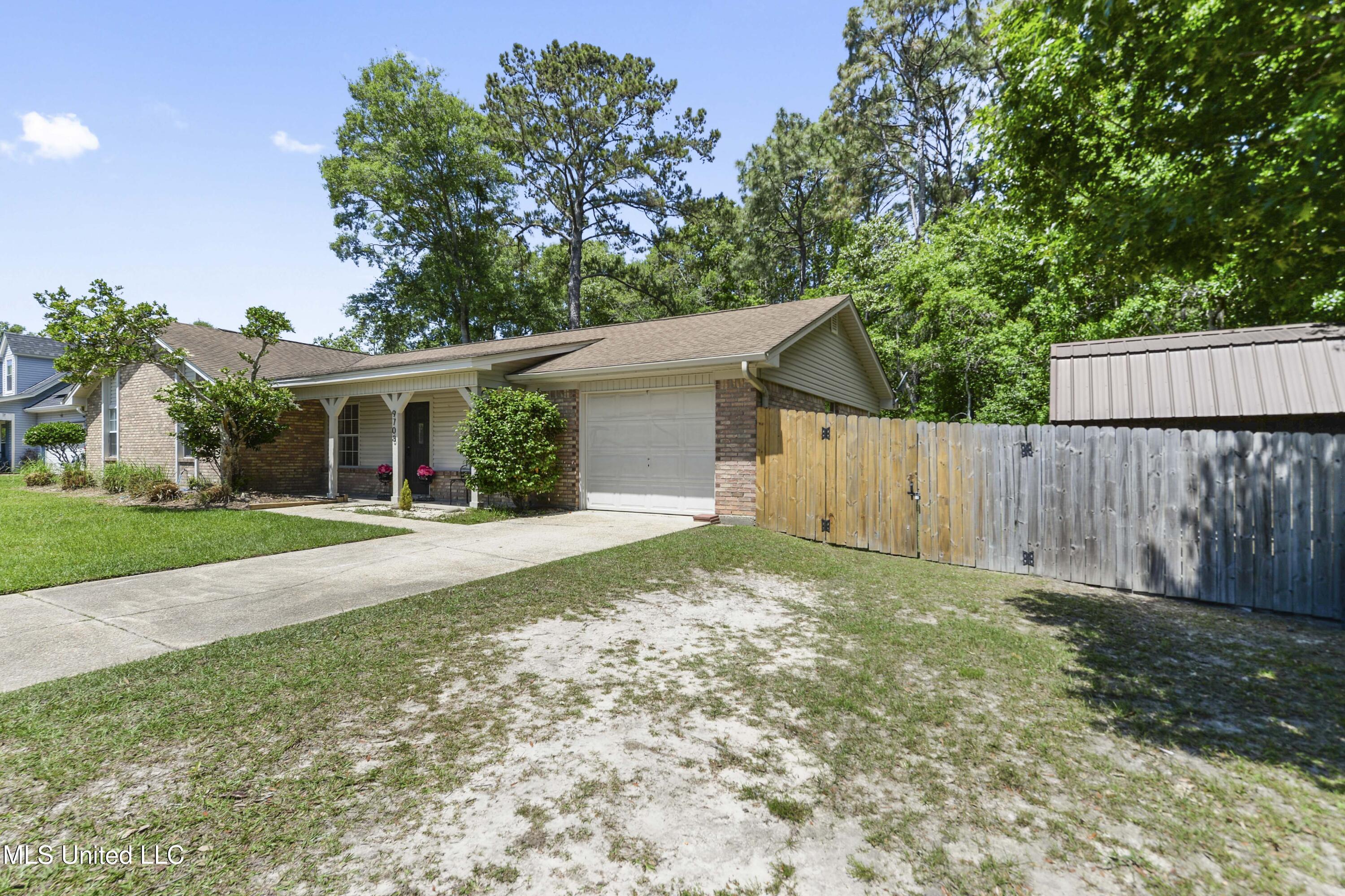 9708 Aztec Drive, Ocean Springs, Mississippi image 3