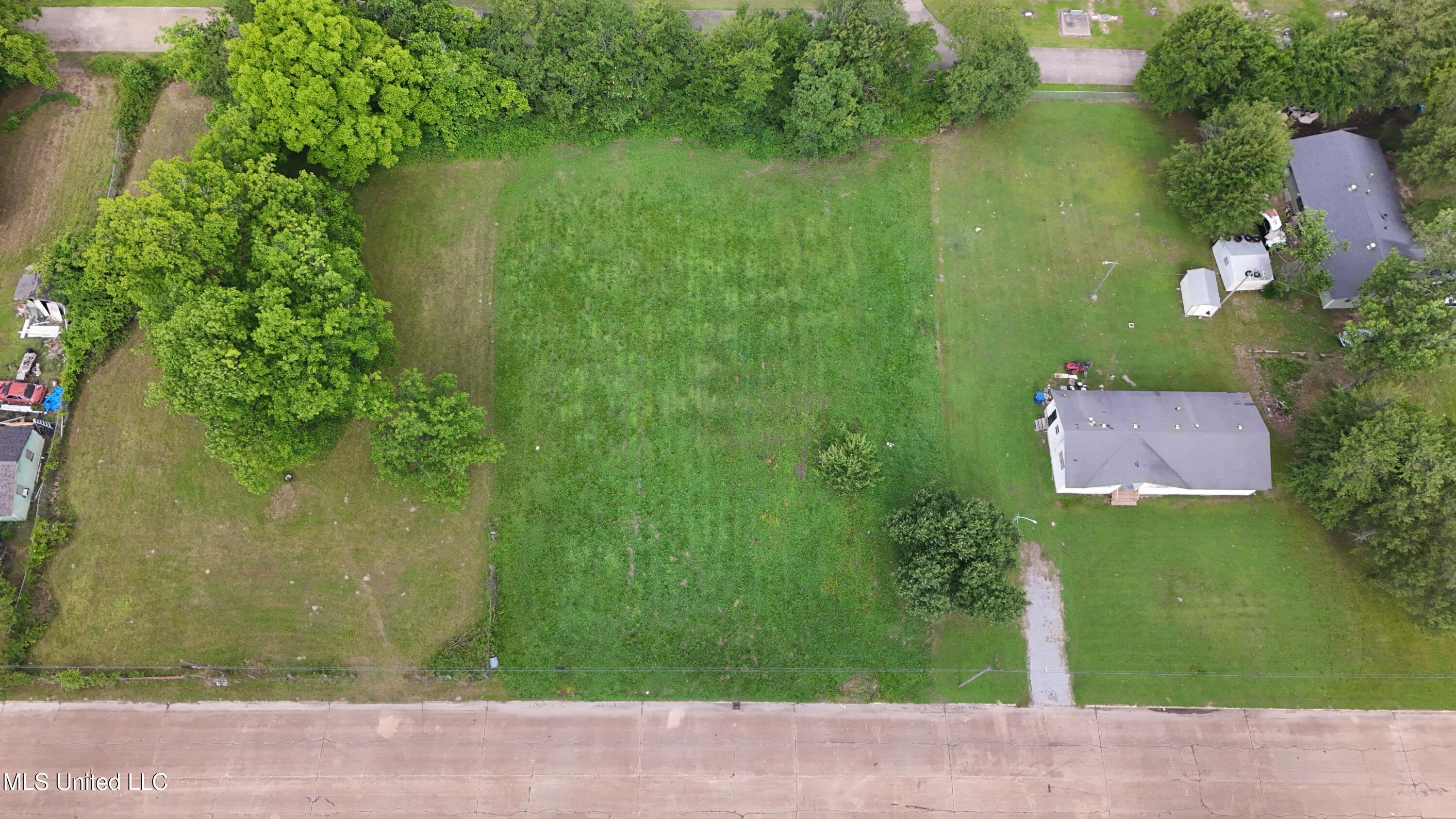 S Chrisman Avenue, Cleveland, Mississippi image 1