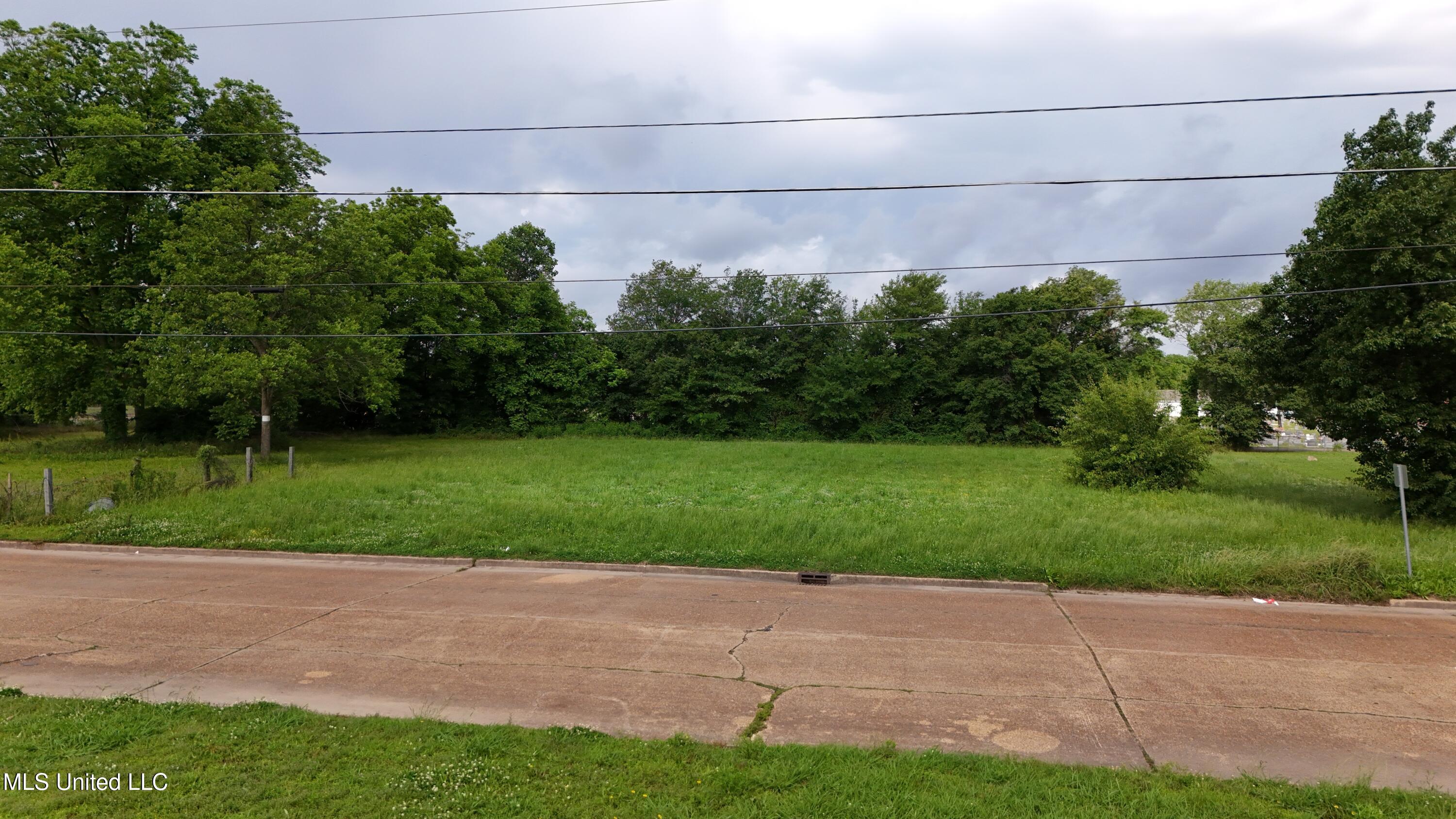 S Chrisman Avenue, Cleveland, Mississippi image 4