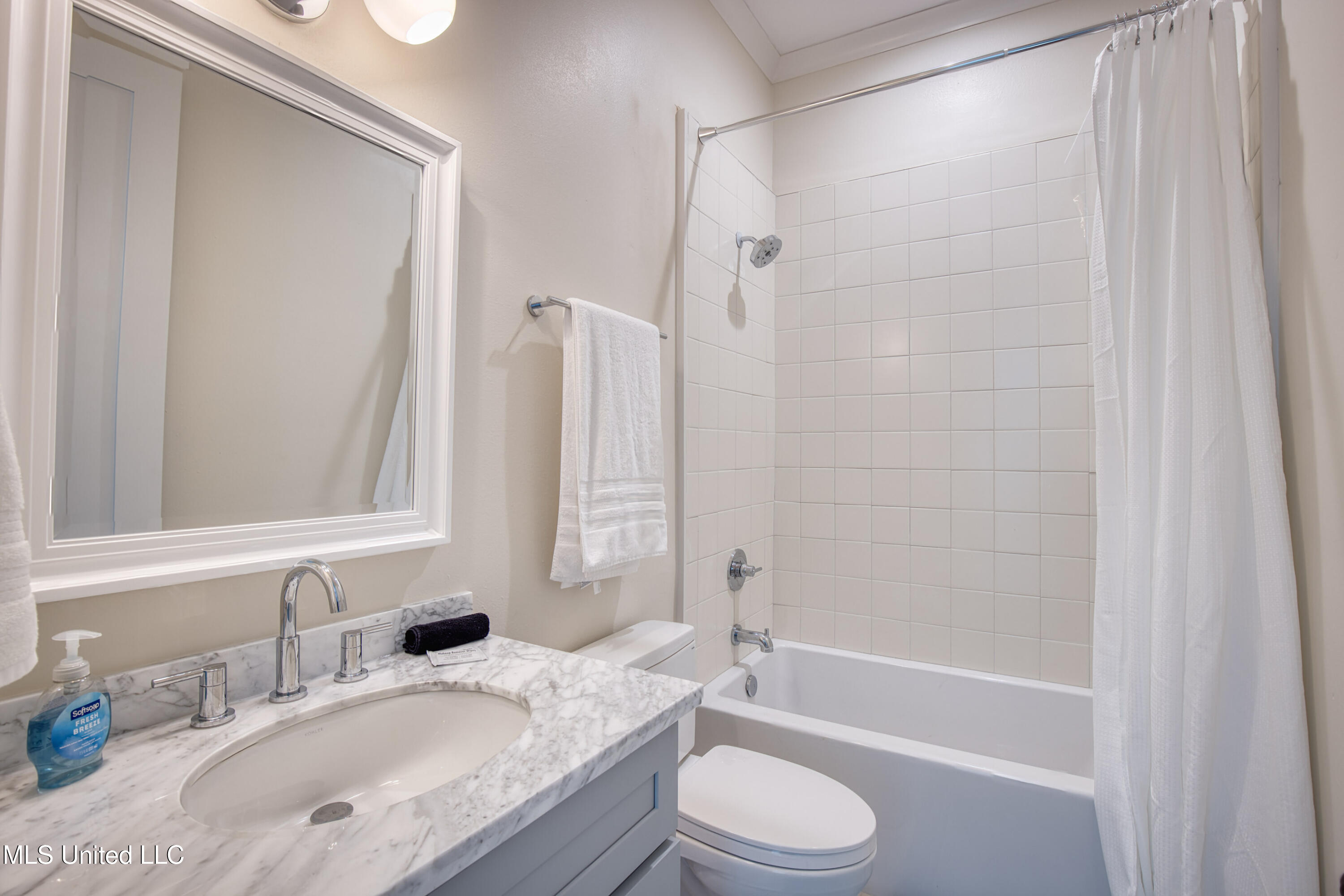 115 Menge Avenue #1, Pass Christian, Mississippi image 15