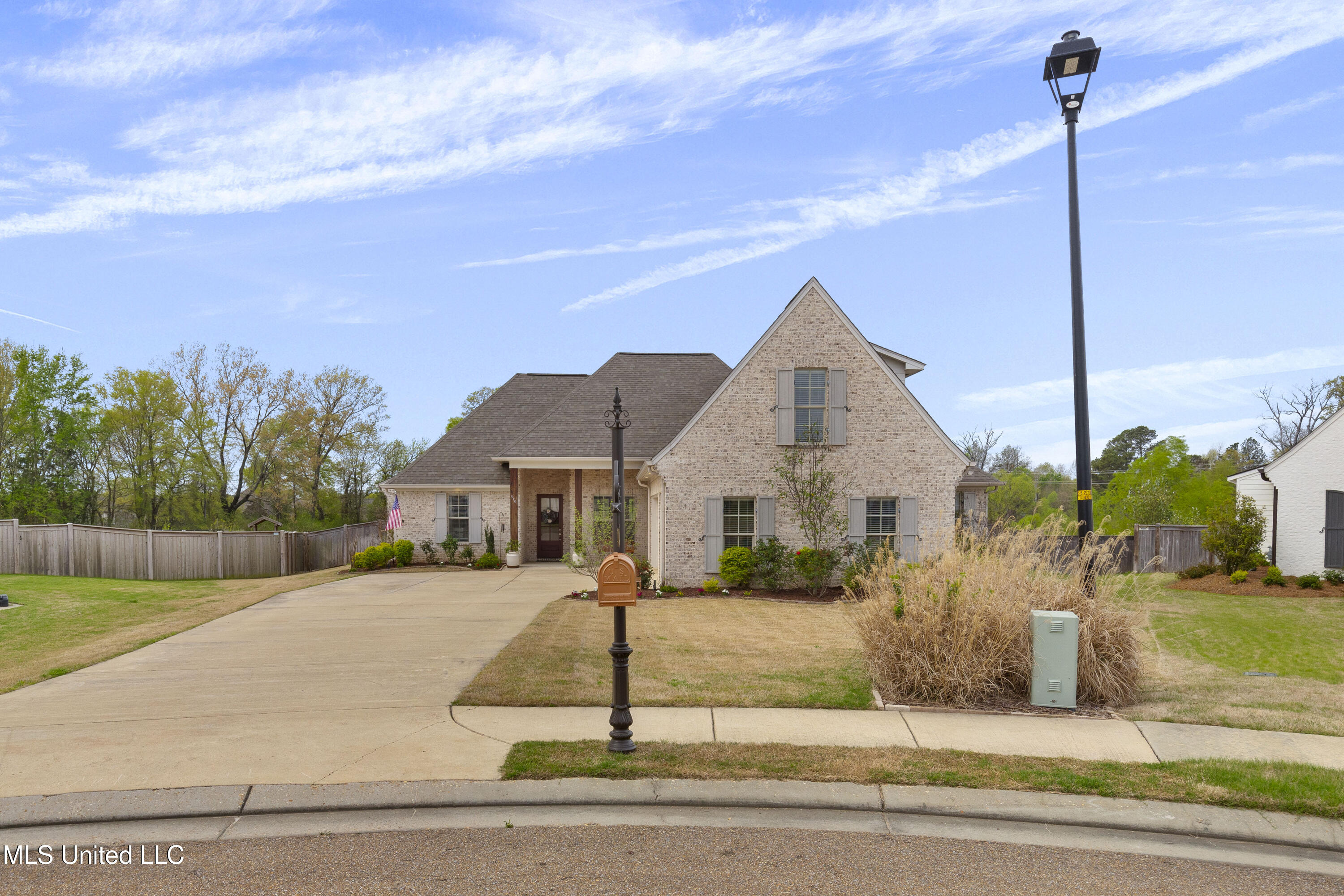 310 Colony Court, Madison, Mississippi image 1