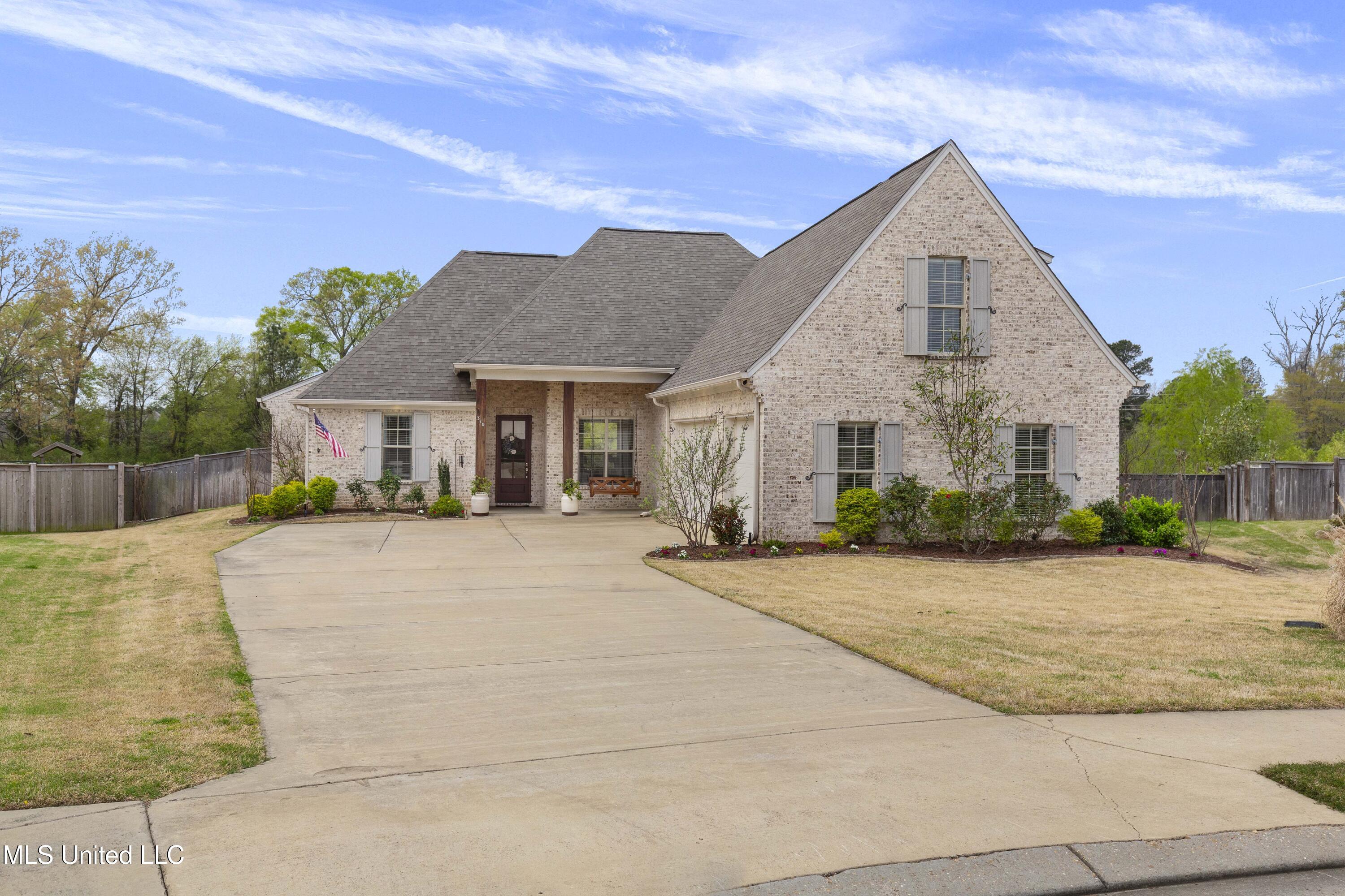 310 Colony Court, Madison, Mississippi image 2