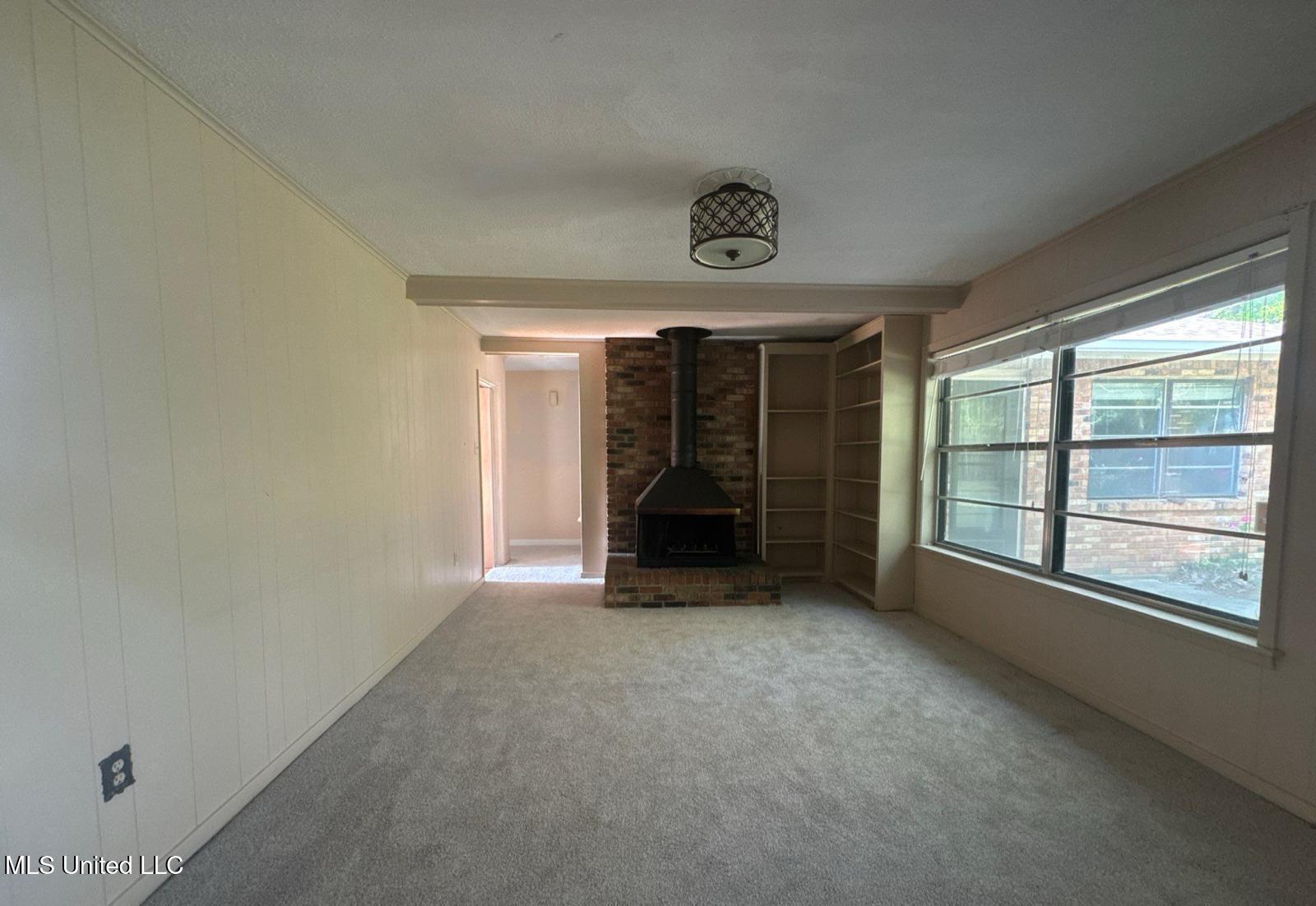 210 Swan Lake Drive, Jackson, Mississippi image 2