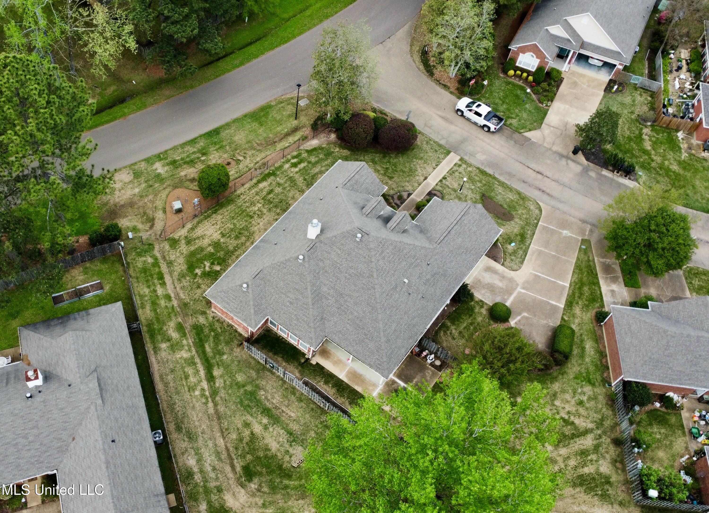 101 Brookside Circle, Clinton, Mississippi image 3