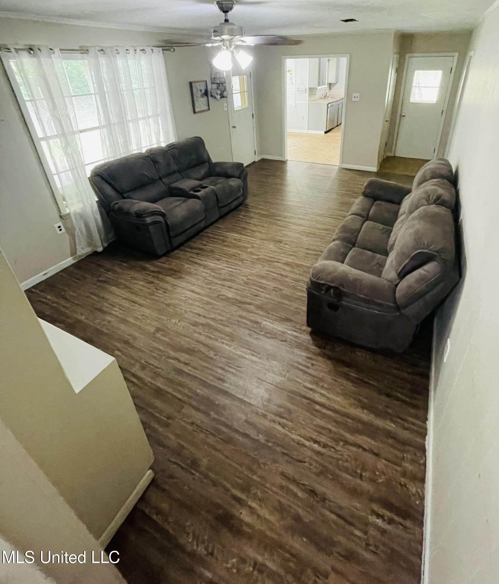 111 Brookfield Drive, Natchez, Mississippi image 3