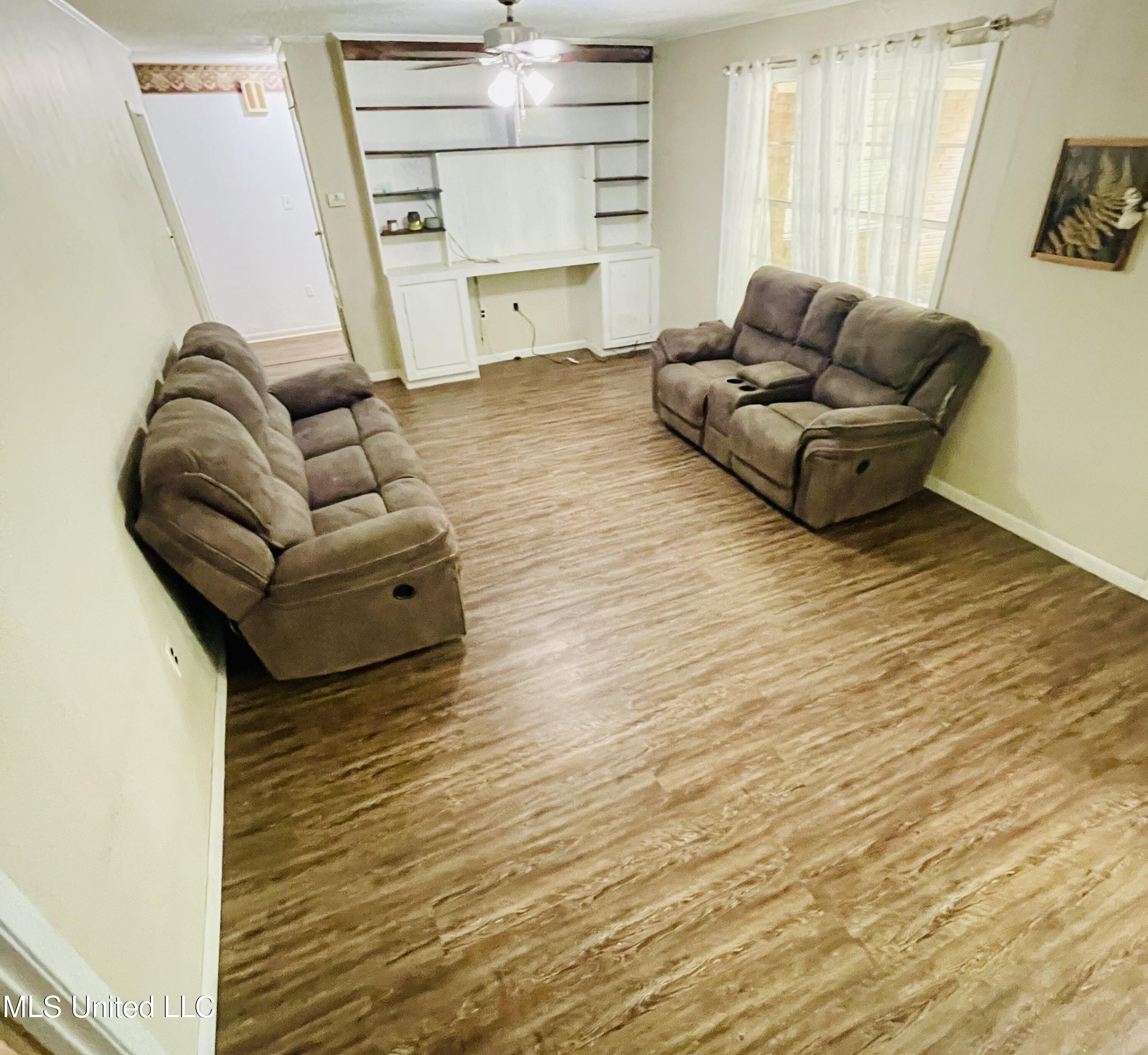 111 Brookfield Drive, Natchez, Mississippi image 2