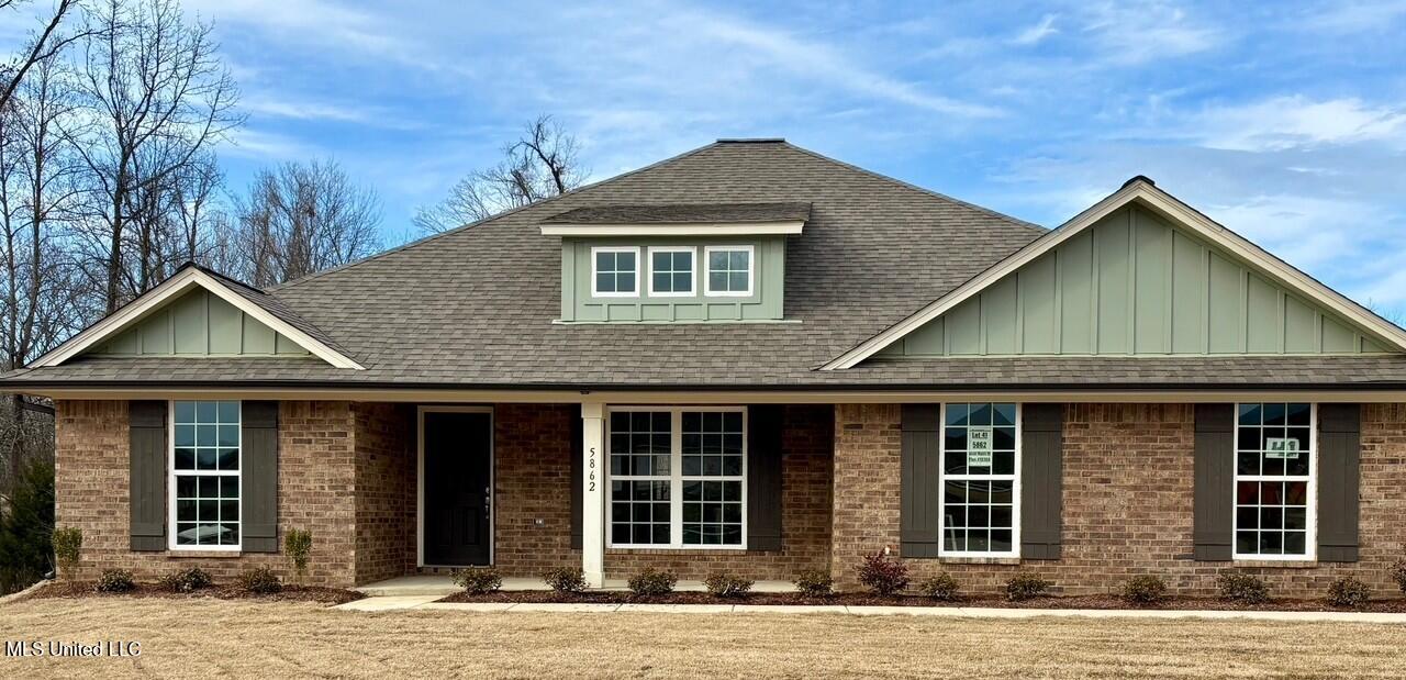 5862 Susan Moore Drive, Horn Lake, Mississippi image 1