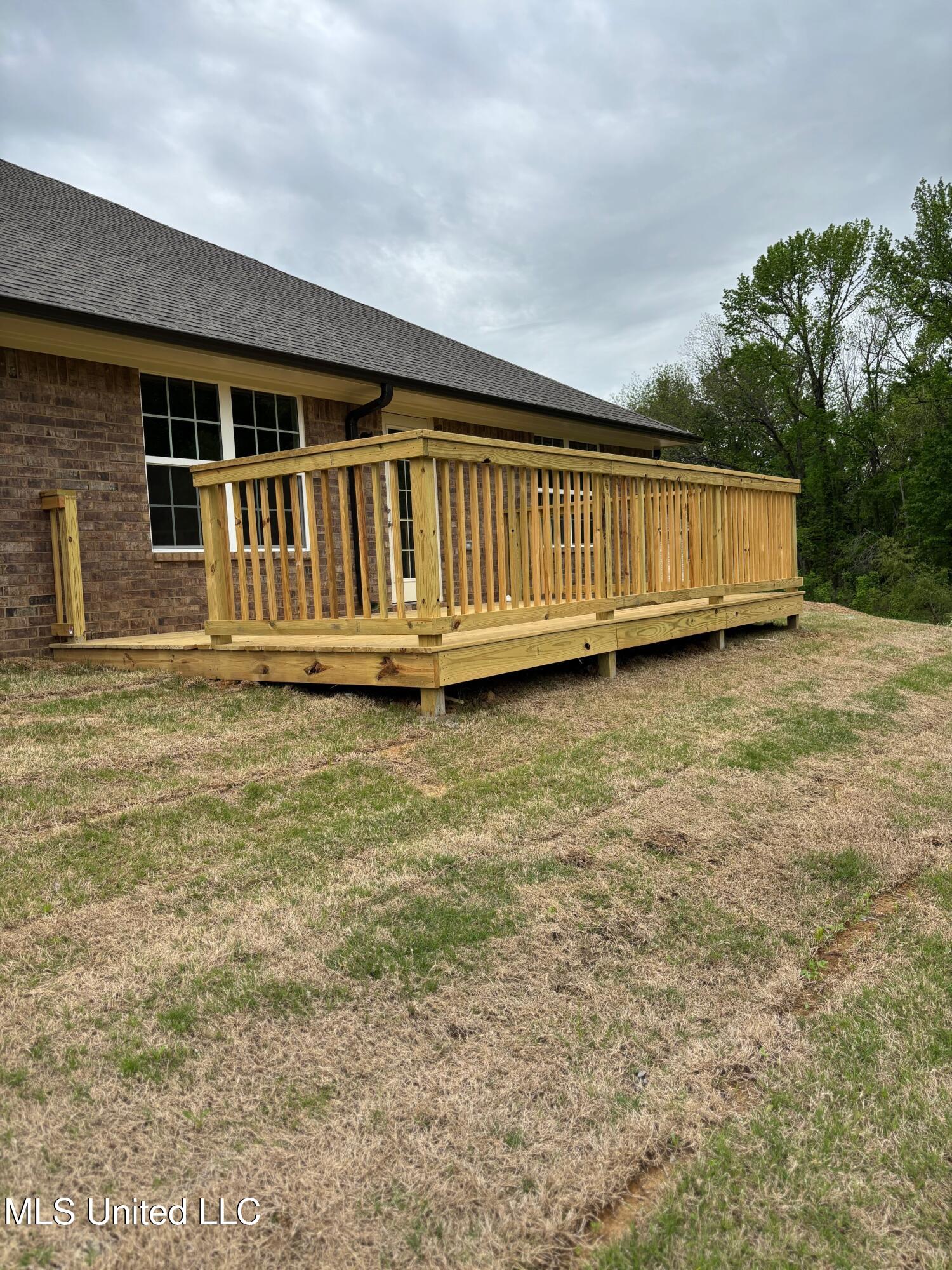 5862 Susan Moore Drive, Horn Lake, Mississippi image 10