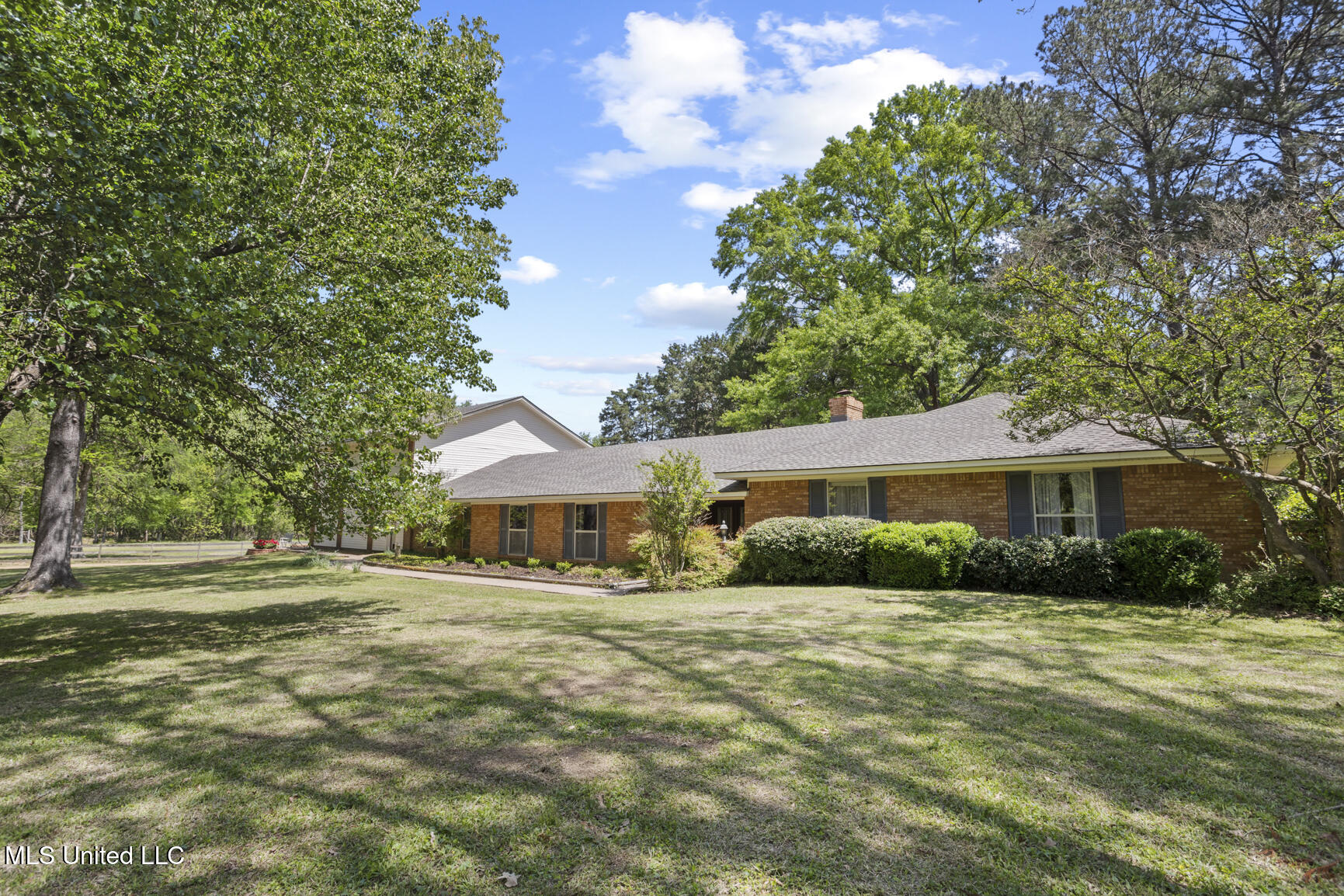 238 Sundial Road, Madison, Mississippi image 1