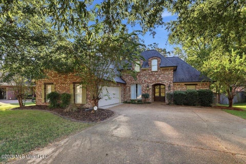 Homes For Sale - 109 Bear Creek Circle<br/> Canton, MS 39046